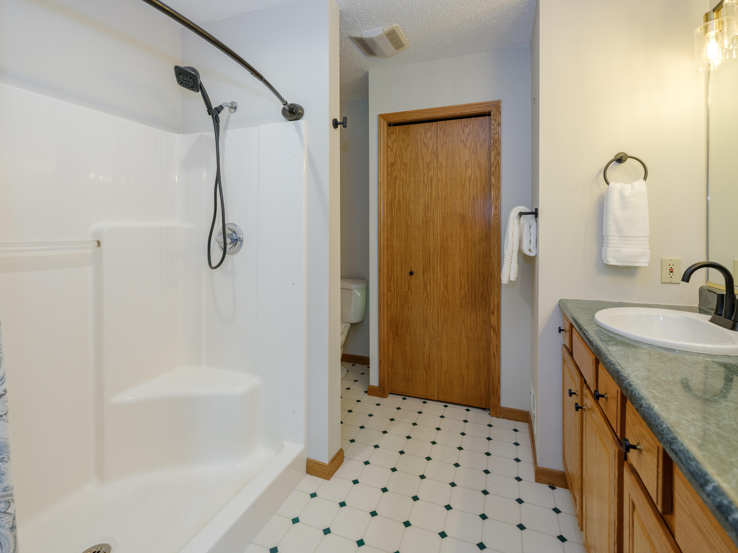 2912 Hunters Place Kalamazoo MI 49048