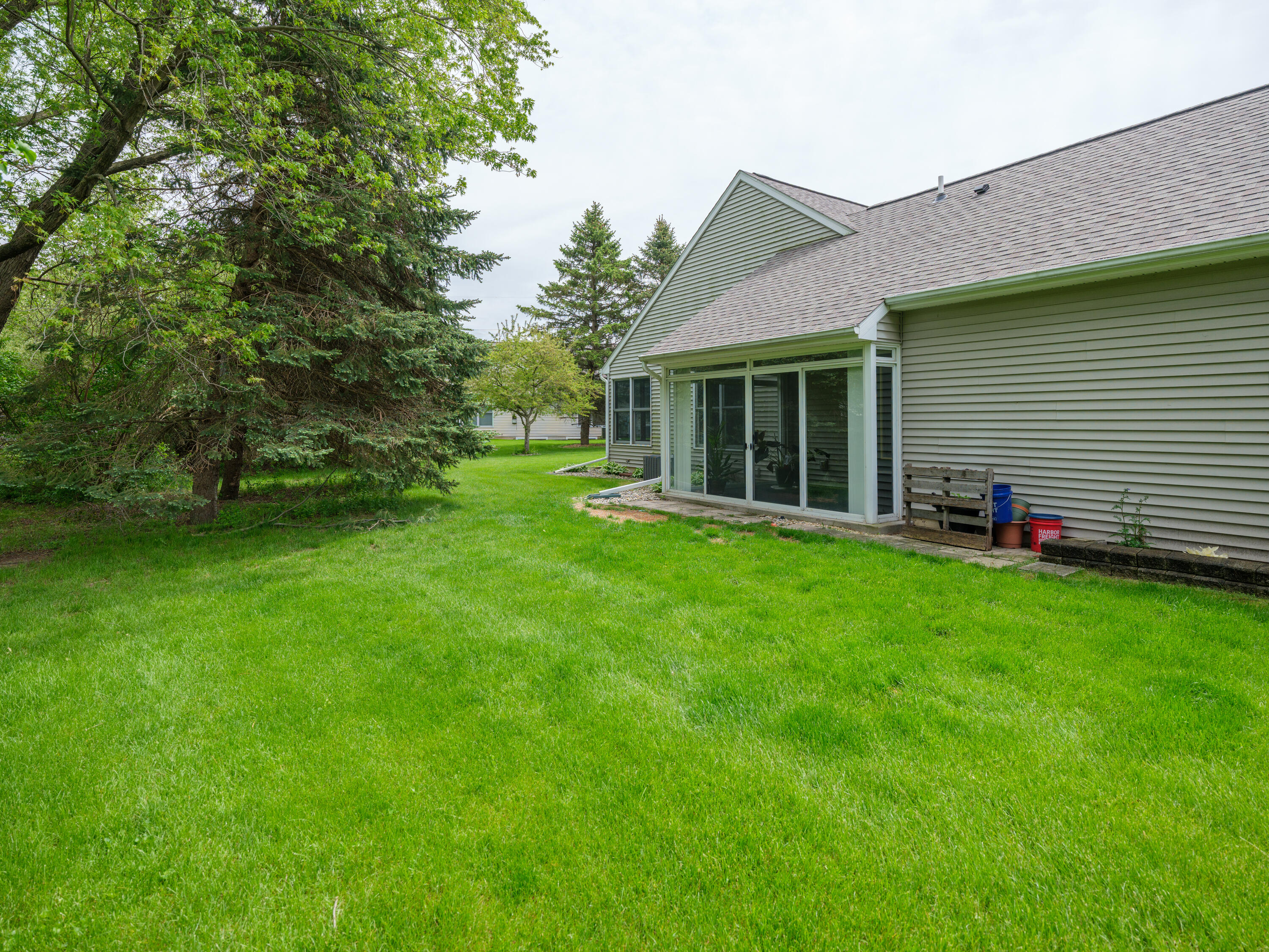 2912 Hunters Place Kalamazoo MI 49048