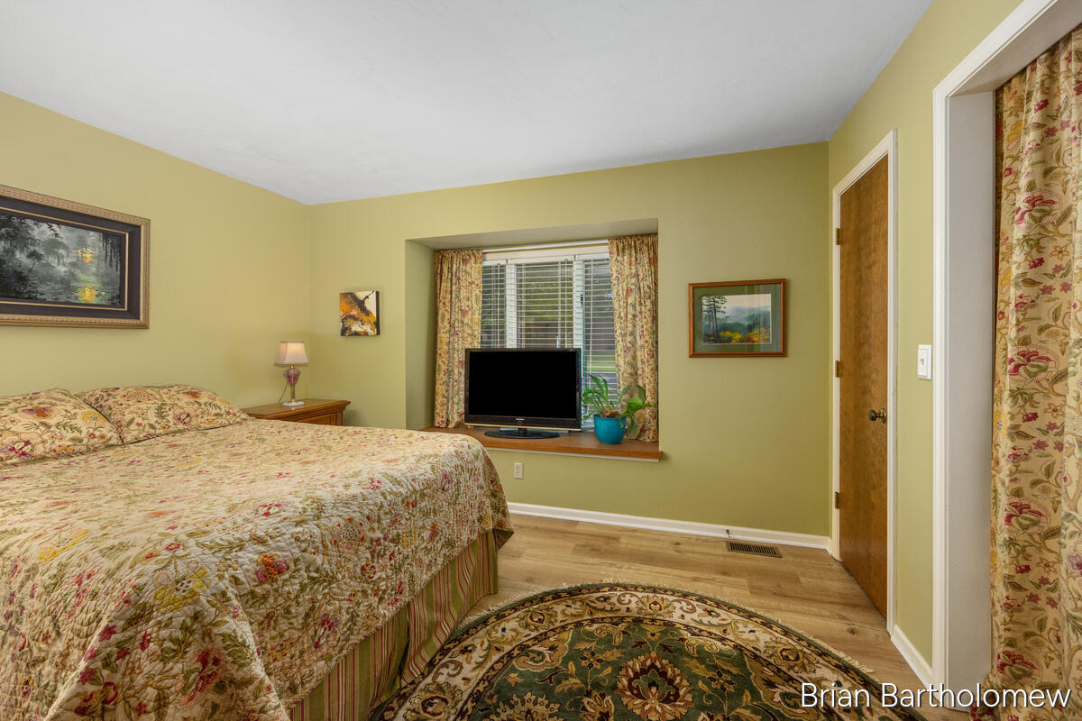 851 Millbridge Avenue Holland MI 49423