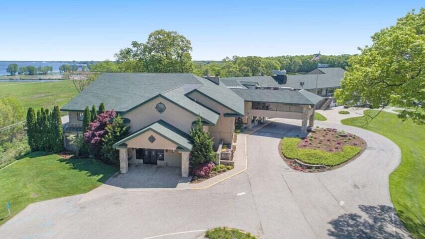 2964 Lakeshore Drive Muskegon MI 49441