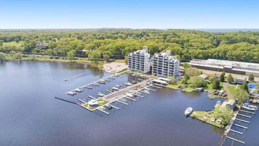 2964 Lakeshore Drive Muskegon MI 49441