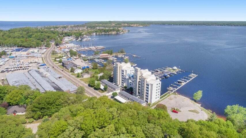 2964 Lakeshore Drive Muskegon MI 49441