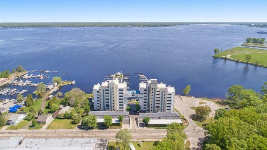 2964 Lakeshore Drive Muskegon MI 49441