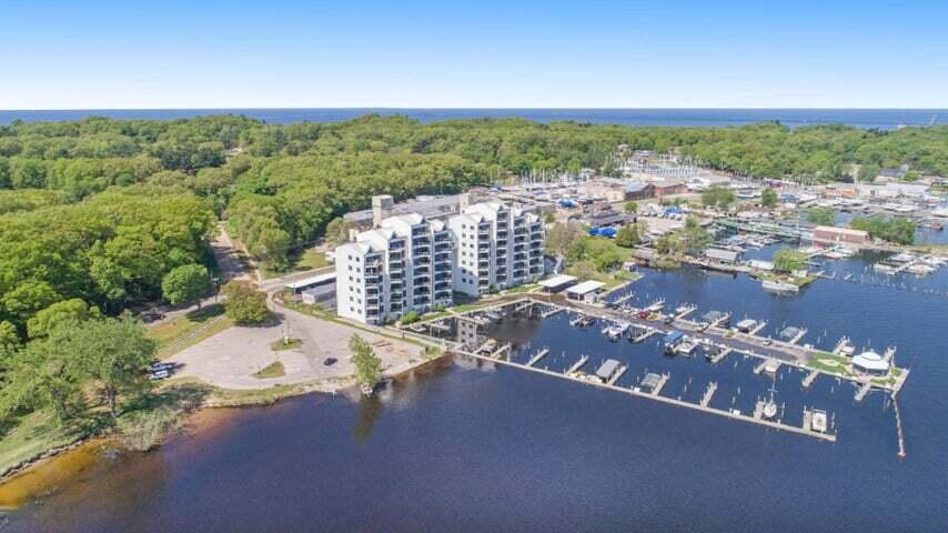 2964 Lakeshore Drive Muskegon MI 49441