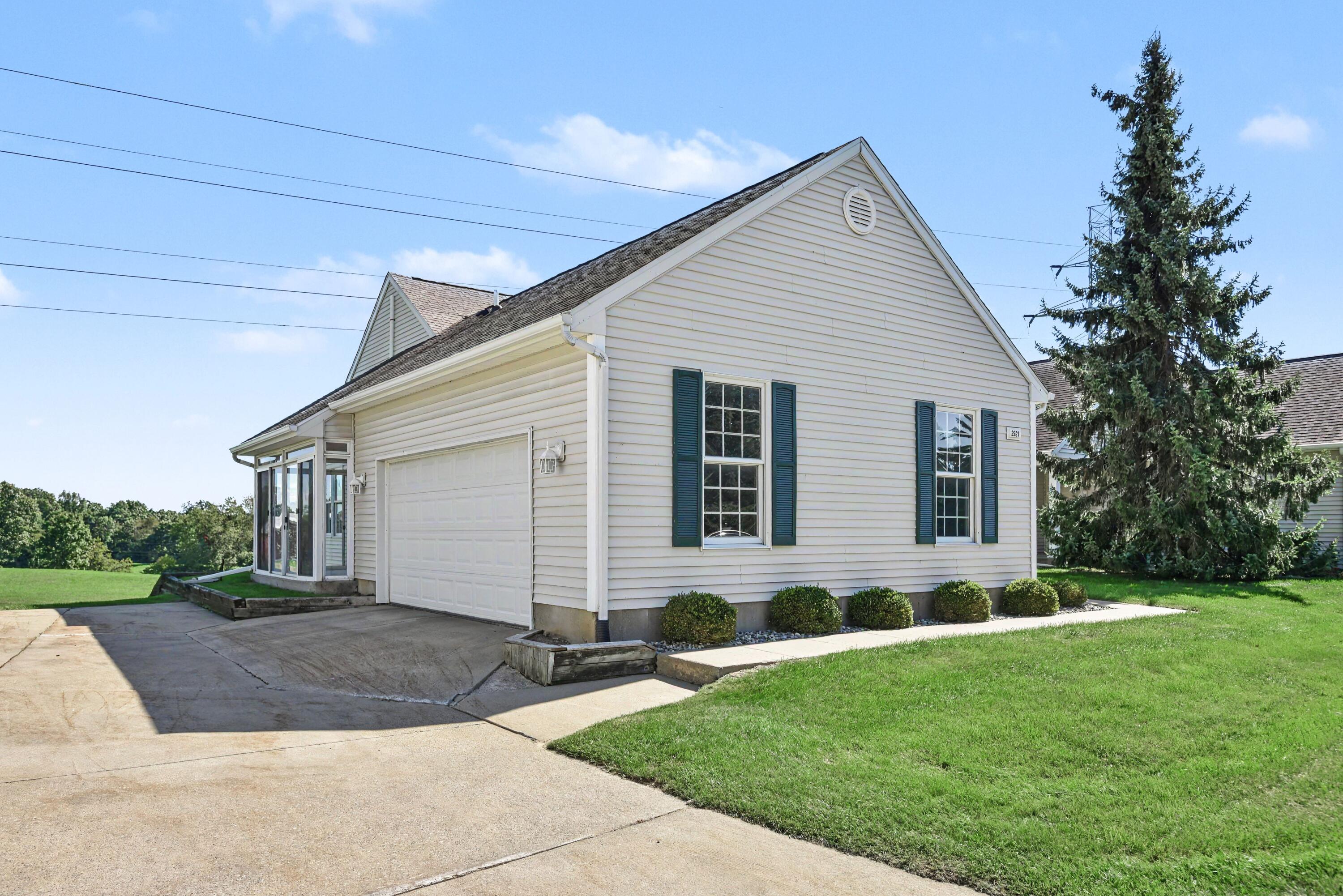 2921 Hunters Place Kalamazoo MI 49048