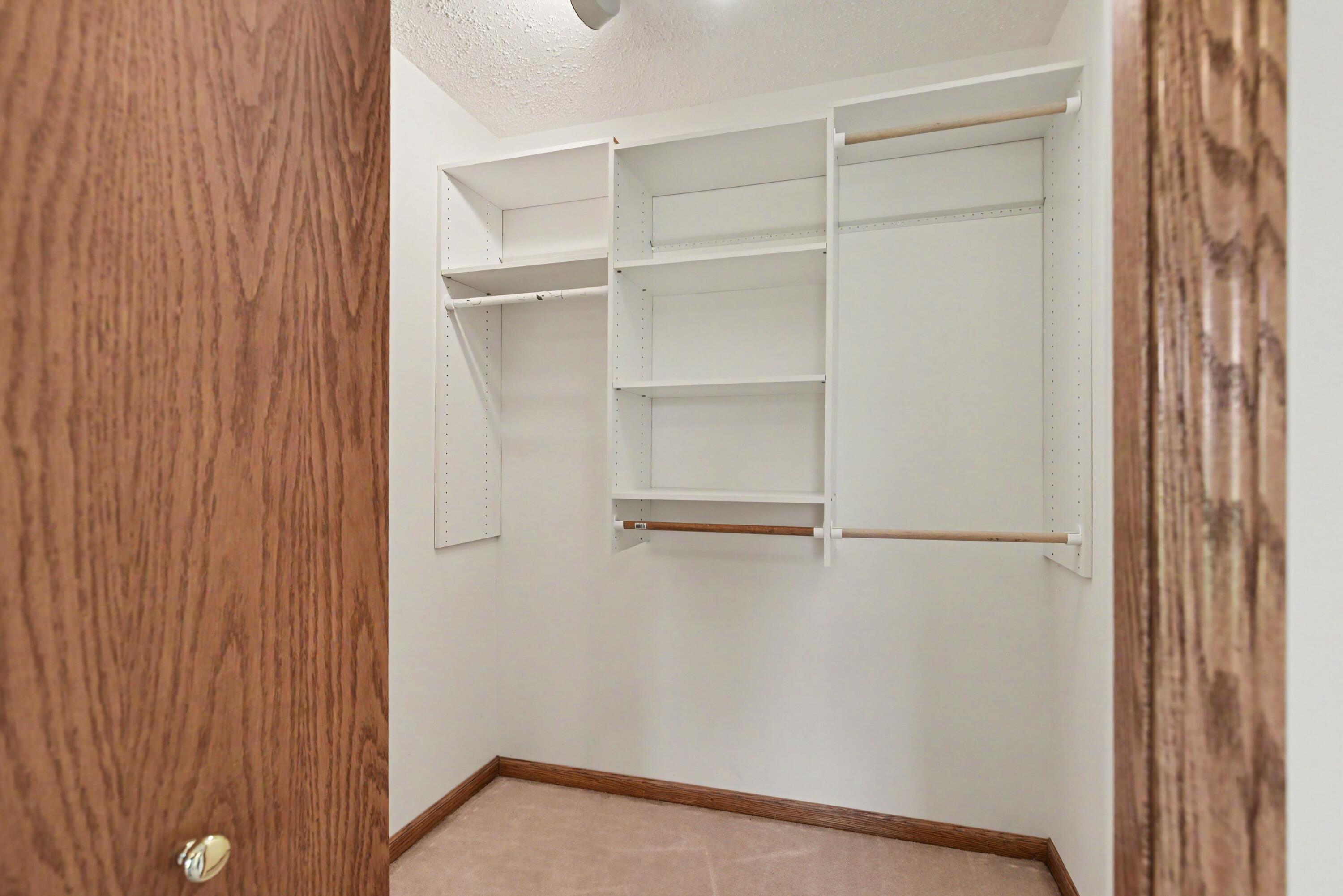 2921 Hunters Place Kalamazoo MI 49048