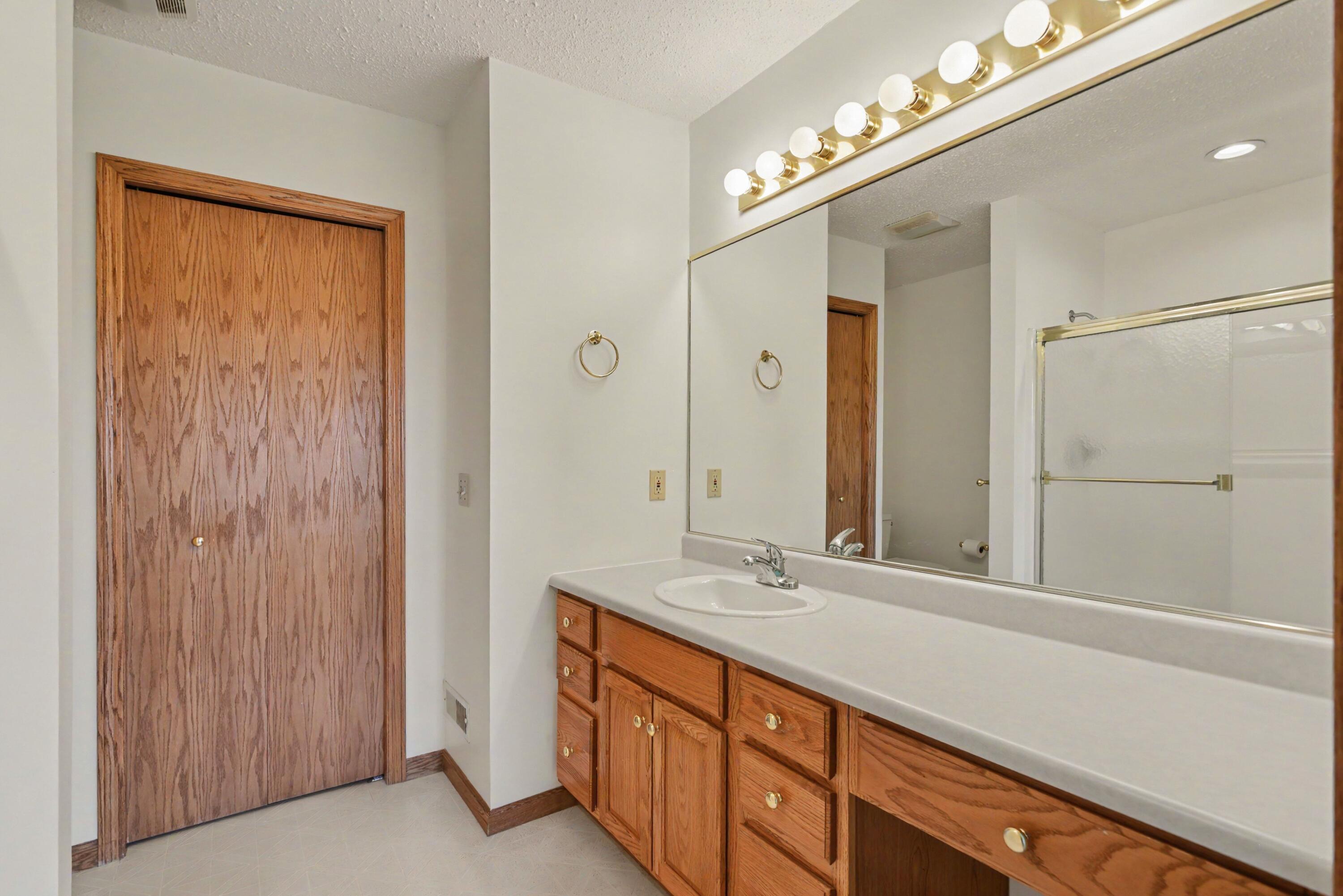 2921 Hunters Place Kalamazoo MI 49048