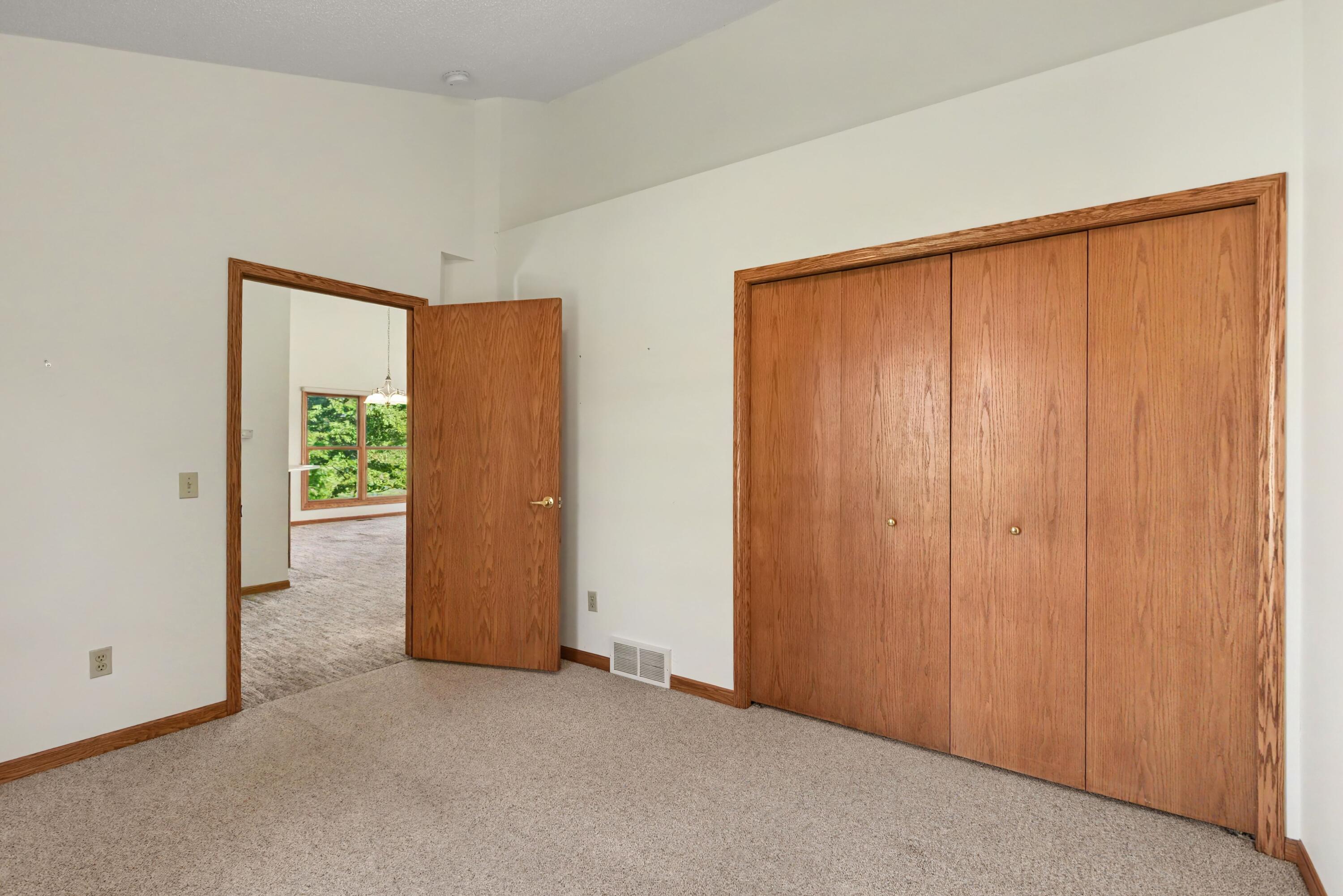 2921 Hunters Place Kalamazoo MI 49048