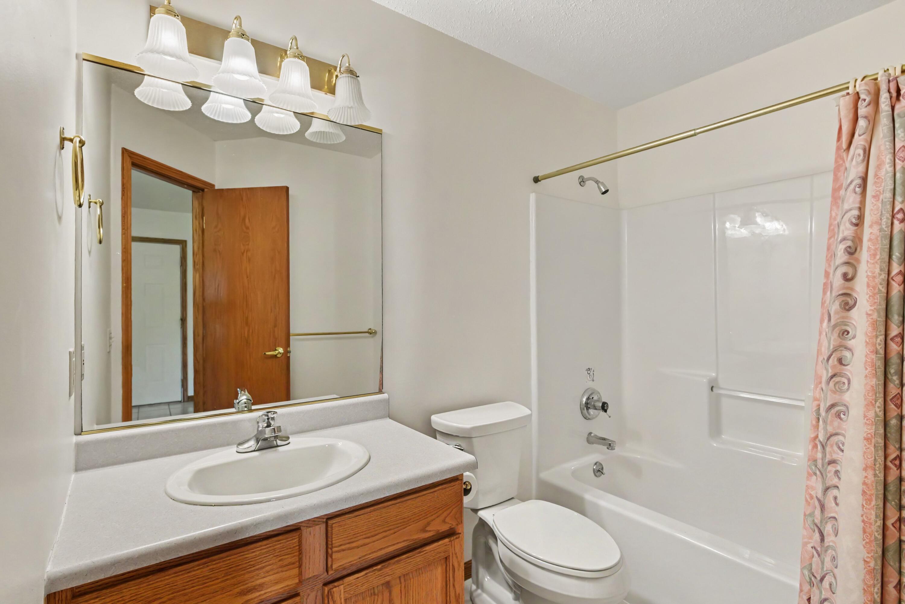 2921 Hunters Place Kalamazoo MI 49048