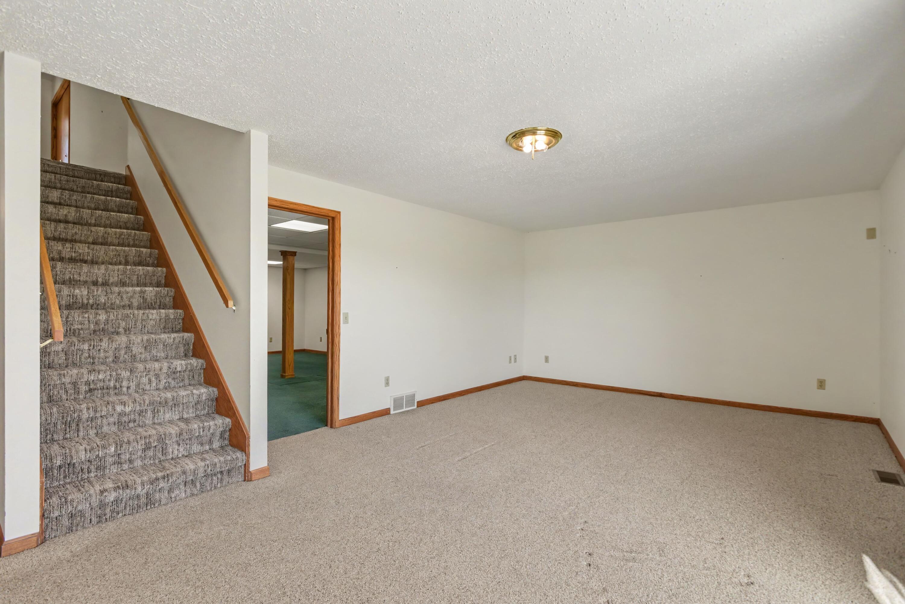 2921 Hunters Place Kalamazoo MI 49048