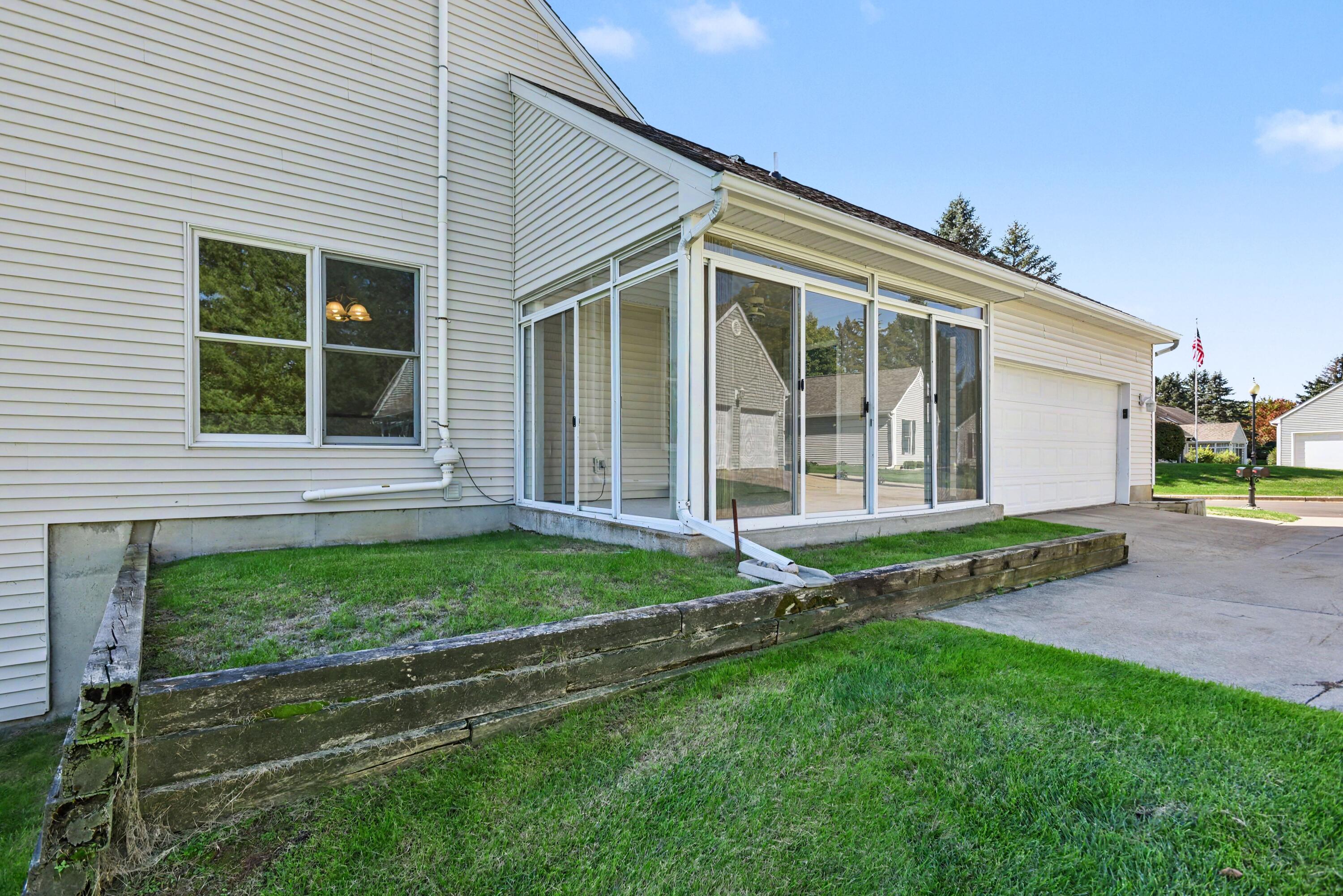 2921 Hunters Place Kalamazoo MI 49048