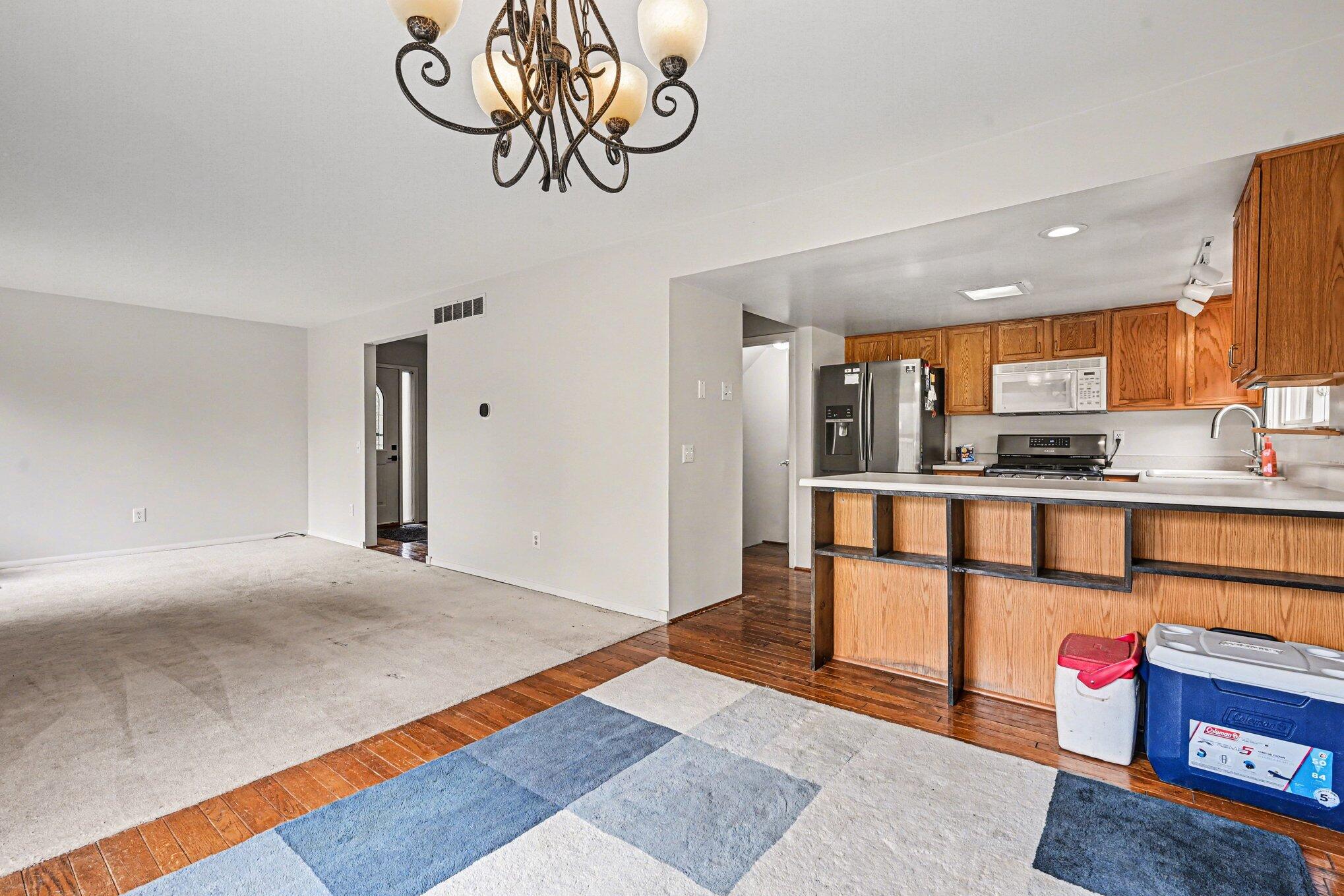 242 Dunbarton Court Kalamazoo MI 49006