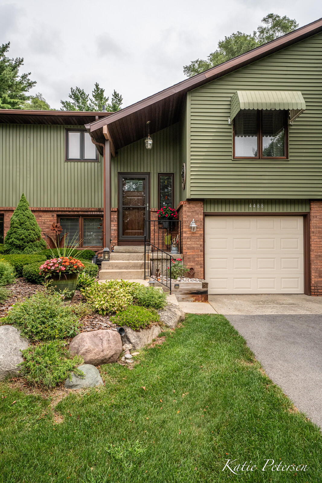 4488 N Valley Drive NE Grand Rapids MI 49525