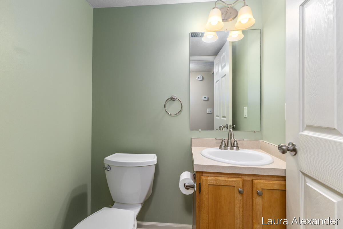 8507 Courtland Drive NE Rockford MI 49341