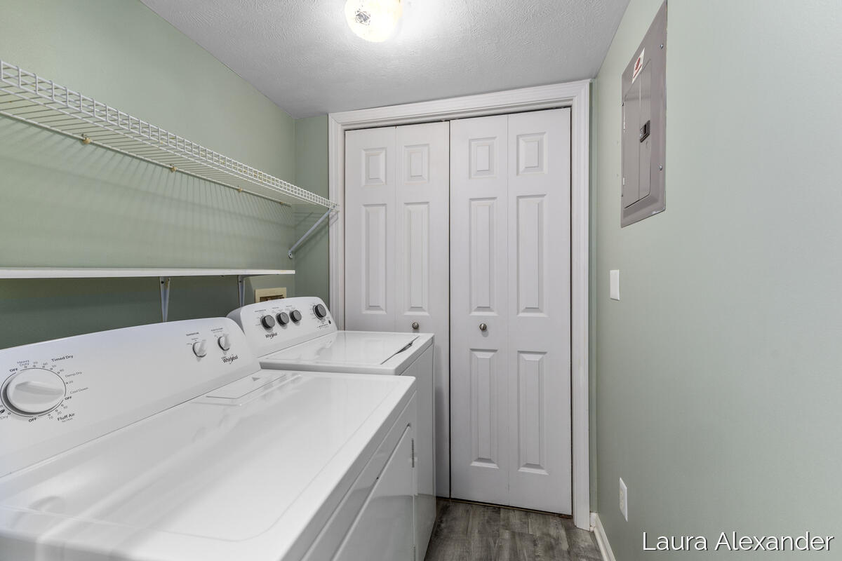8507 Courtland Drive NE Rockford MI 49341