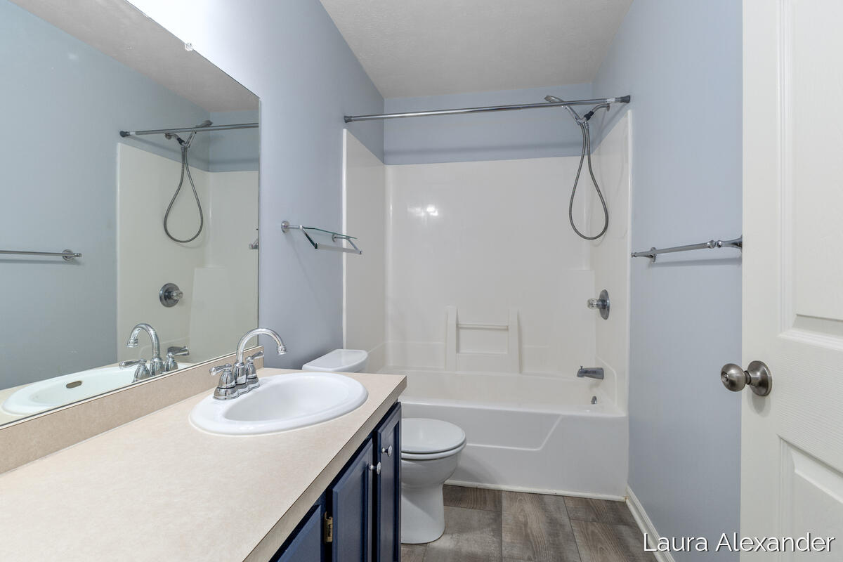 8507 Courtland Drive NE Rockford MI 49341