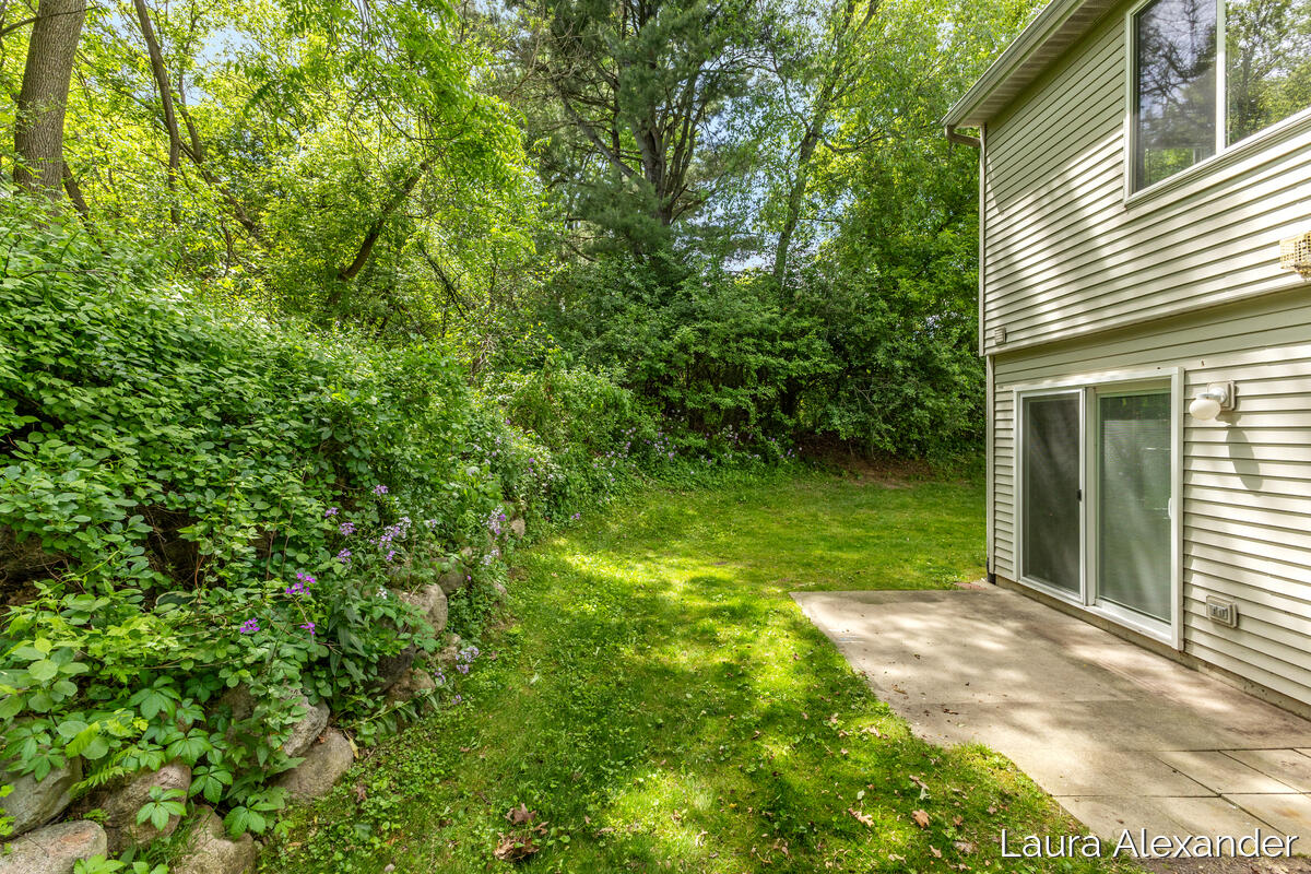 8507 Courtland Drive NE Rockford MI 49341