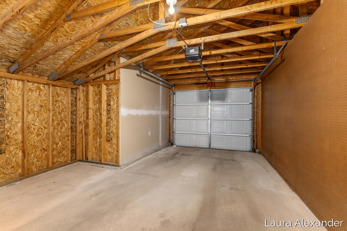8507 Courtland Drive NE Rockford MI 49341