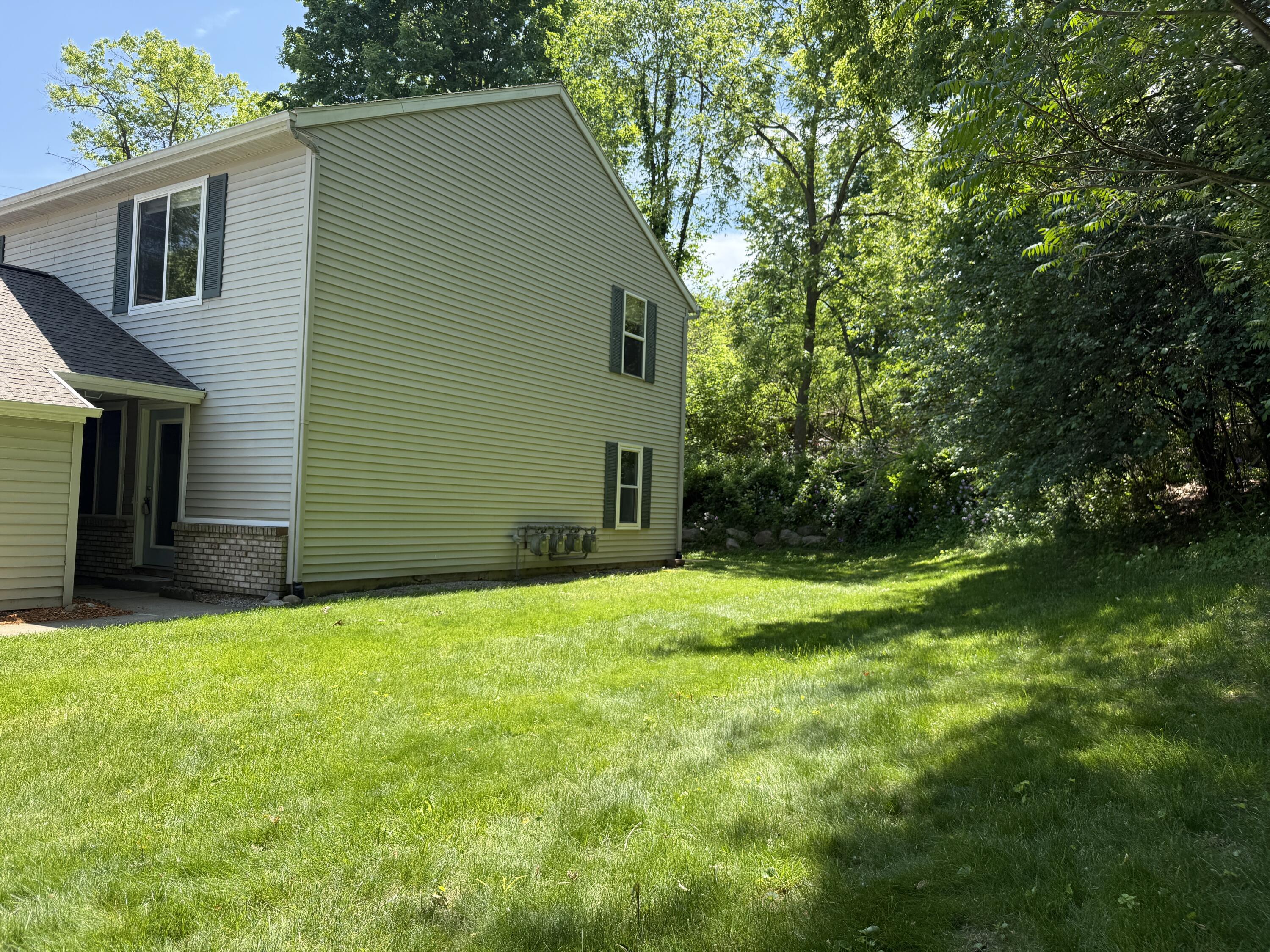 8507 Courtland Drive NE Rockford MI 49341