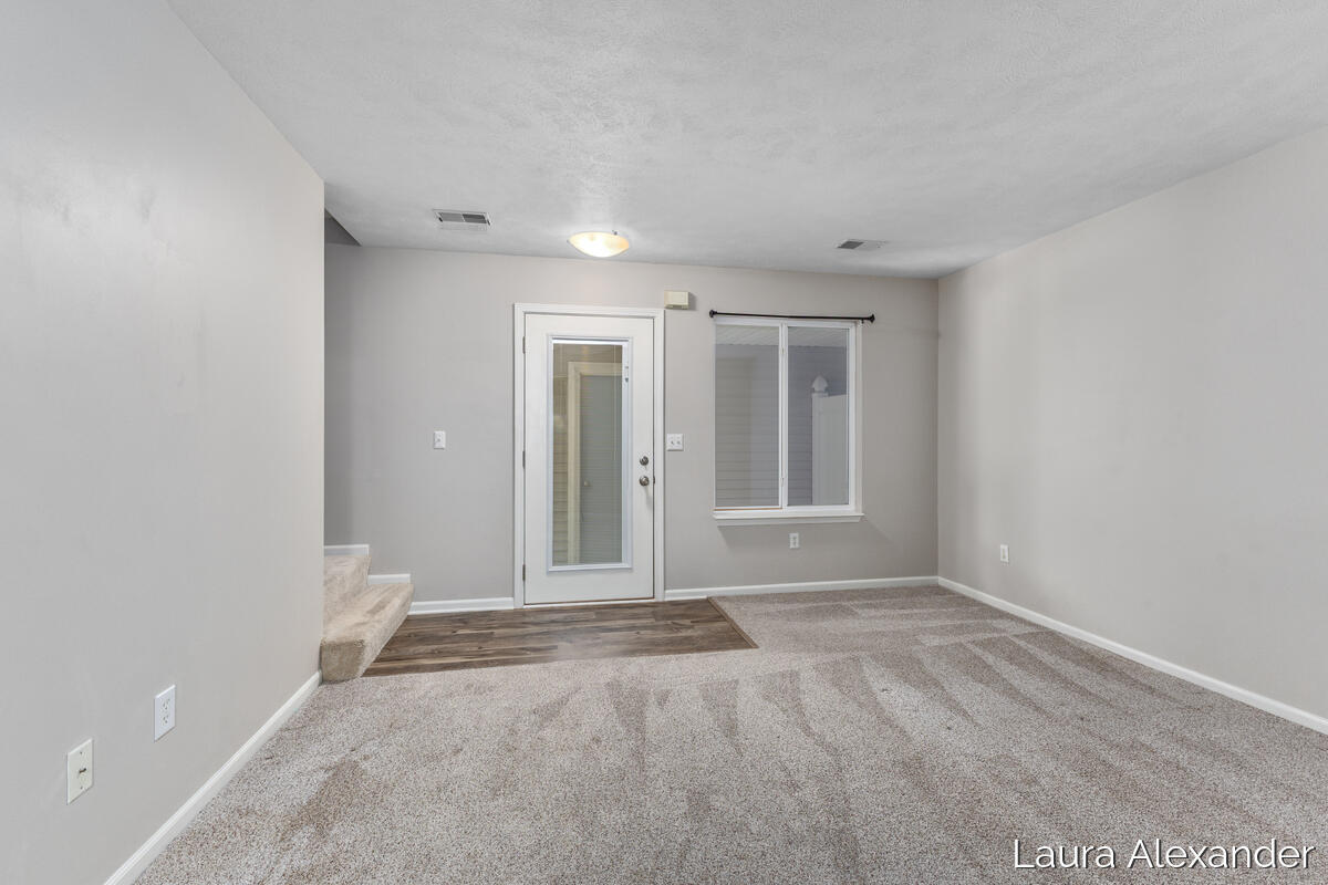 8507 Courtland Drive NE Rockford MI 49341