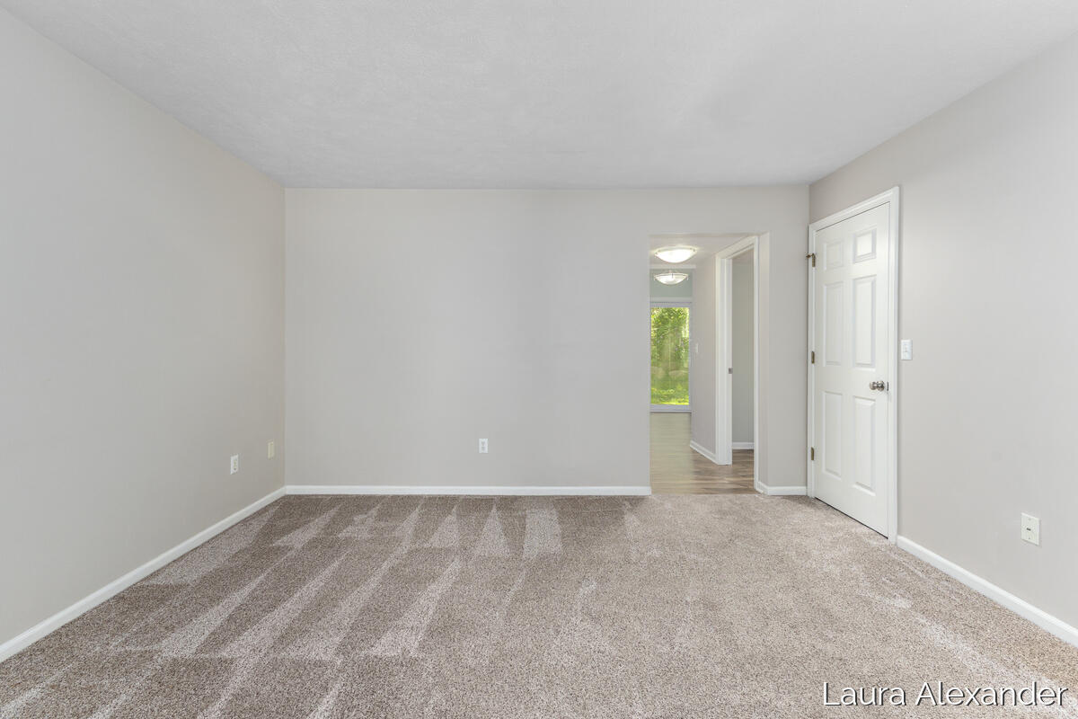 8507 Courtland Drive NE Rockford MI 49341
