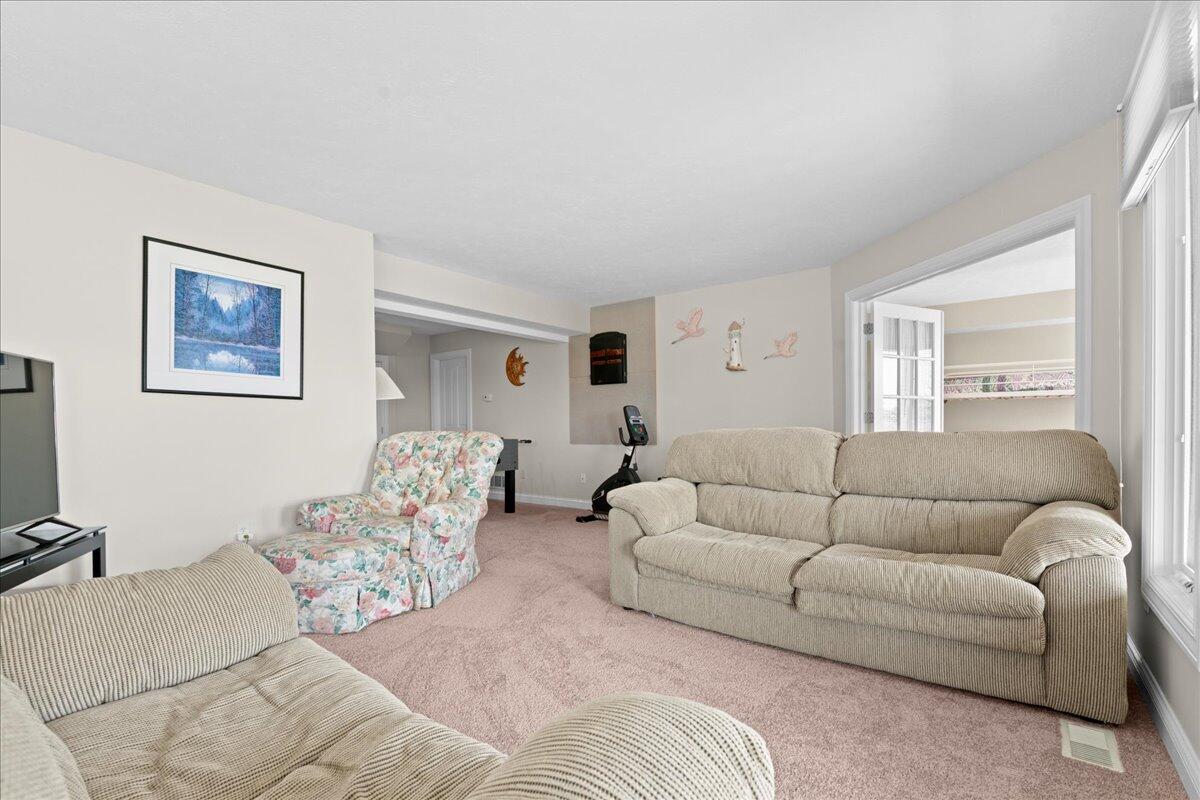 176 Harbor Drive Ludington MI 49431