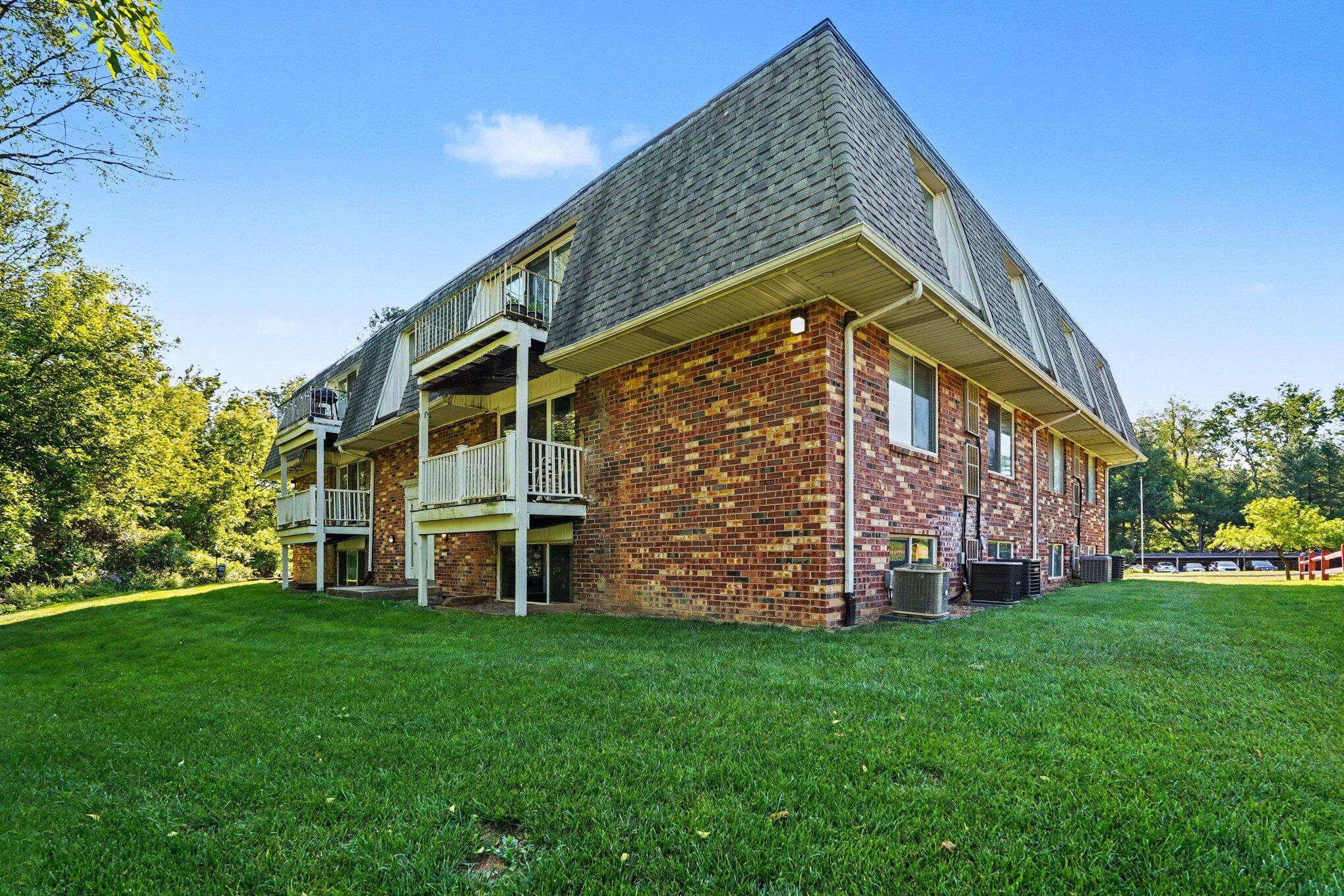 6712 Cascade Road SE Grand Rapids MI 49546
