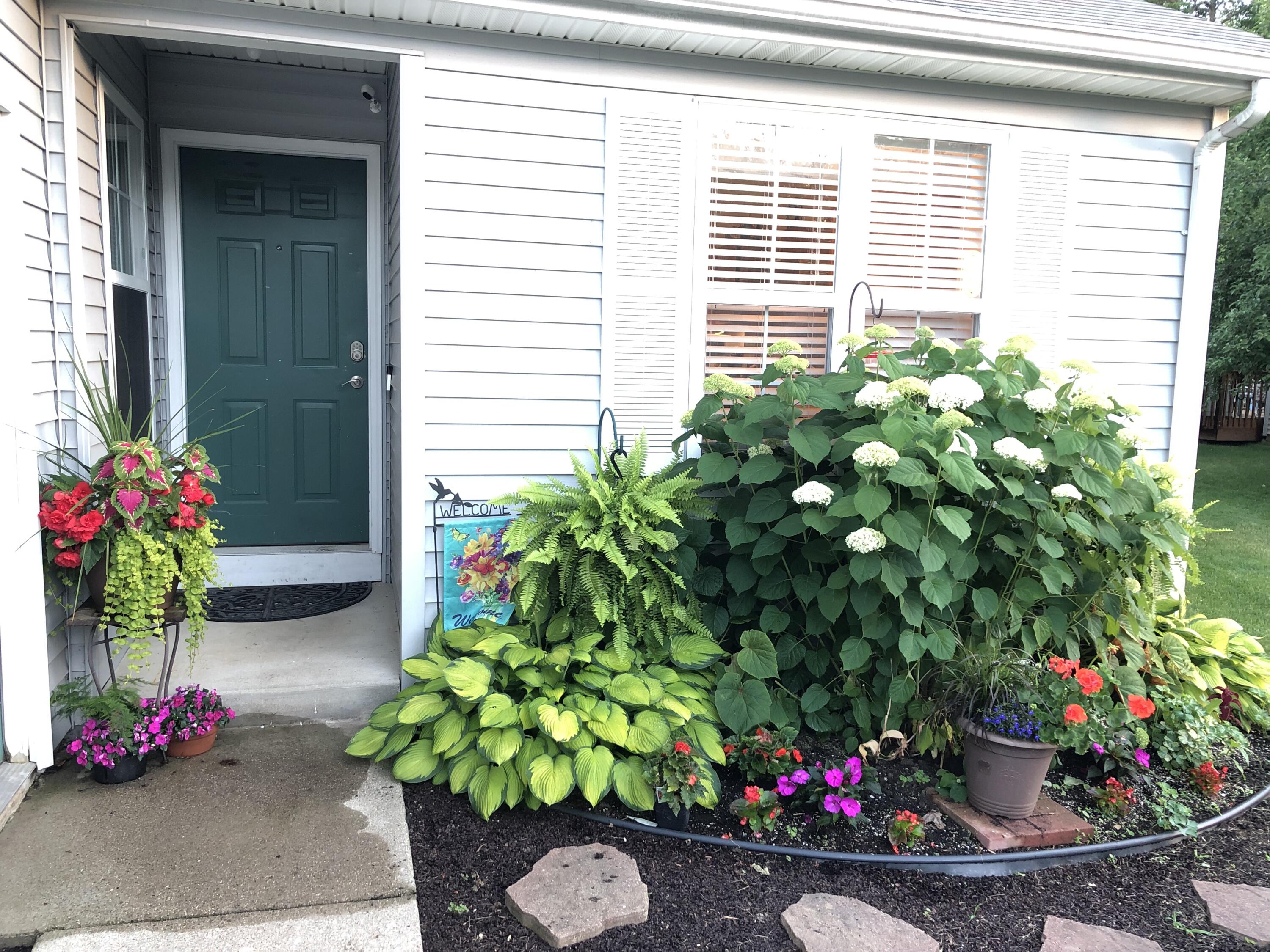 6085 Fairgrove Street Kalamazoo MI 49009