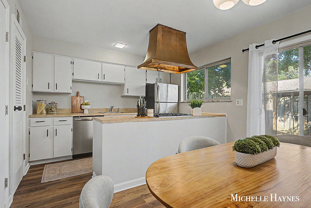 1857 Georgetown Drive SE Grand Rapids MI 49506