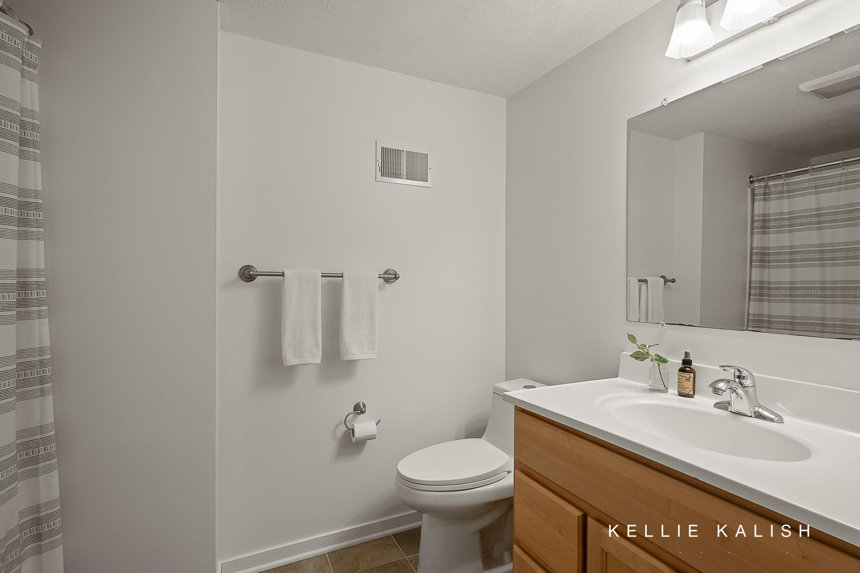 814 Livingston Avenue NE Grand Rapids MI 49503