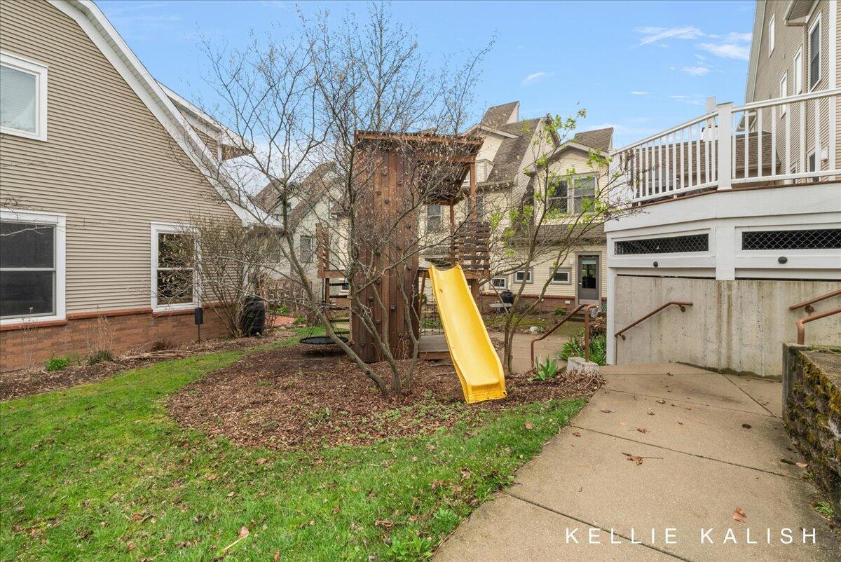 814 Livingston Avenue NE Grand Rapids MI 49503