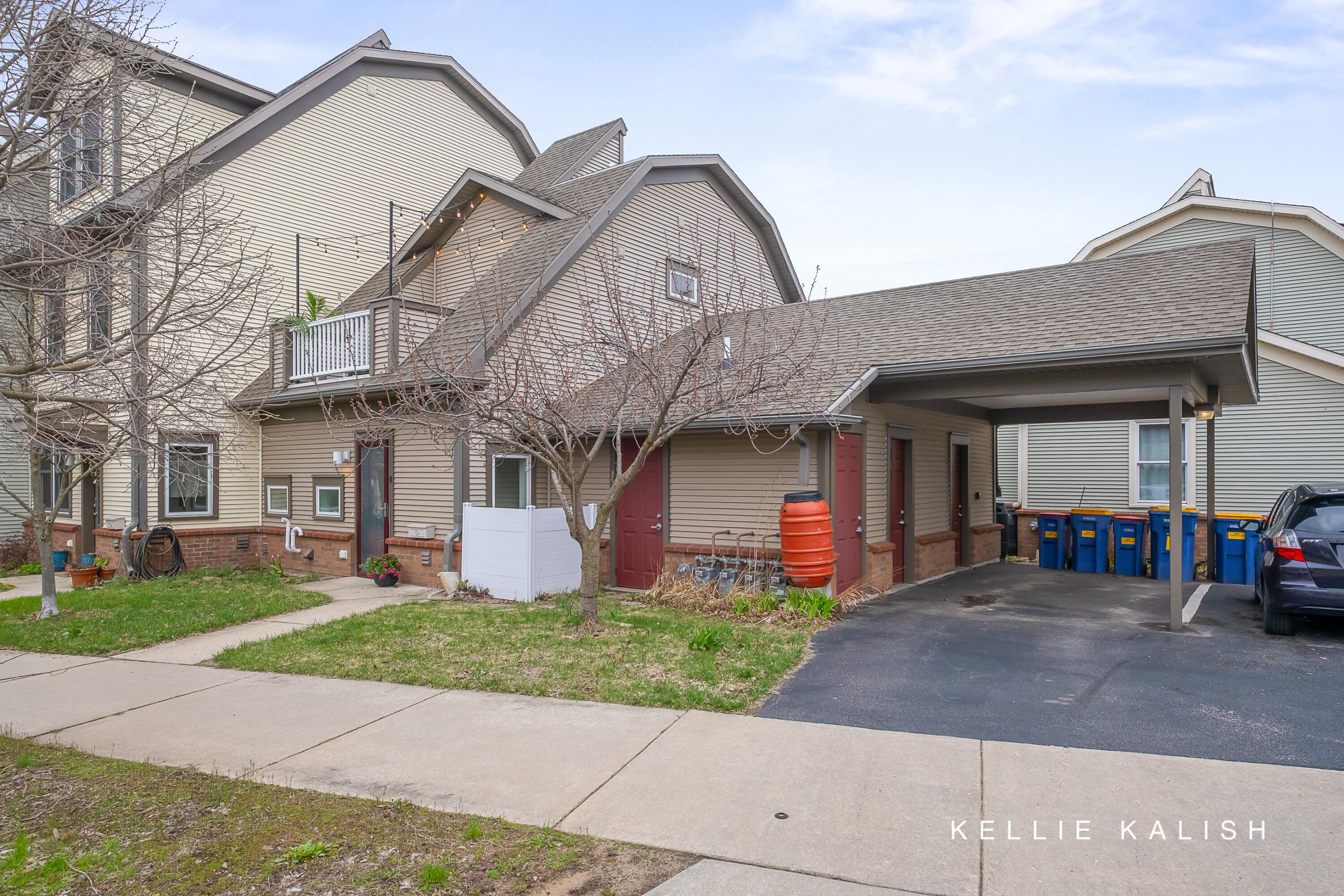 814 Livingston Avenue NE Grand Rapids MI 49503