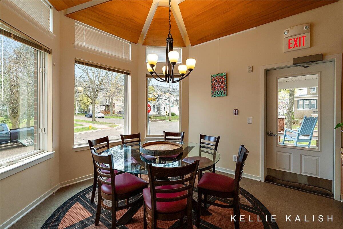 814 Livingston Avenue NE Grand Rapids MI 49503