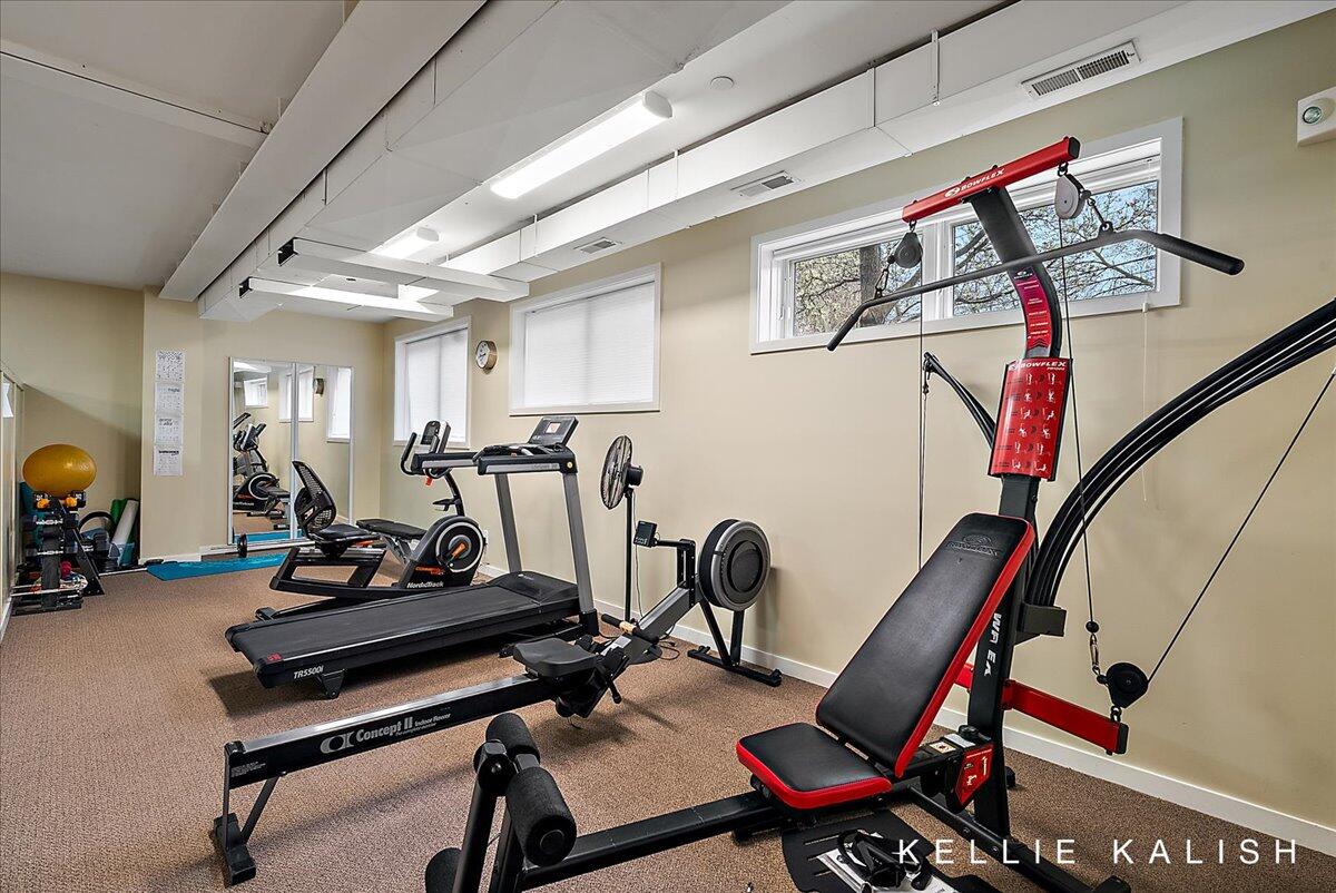 814 Livingston Avenue NE Grand Rapids MI 49503