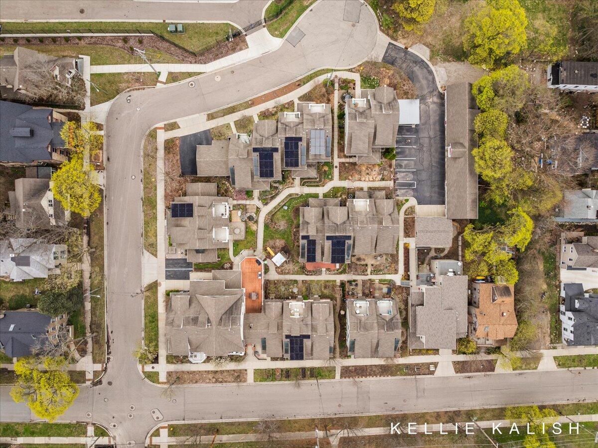 814 Livingston Avenue NE Grand Rapids MI 49503