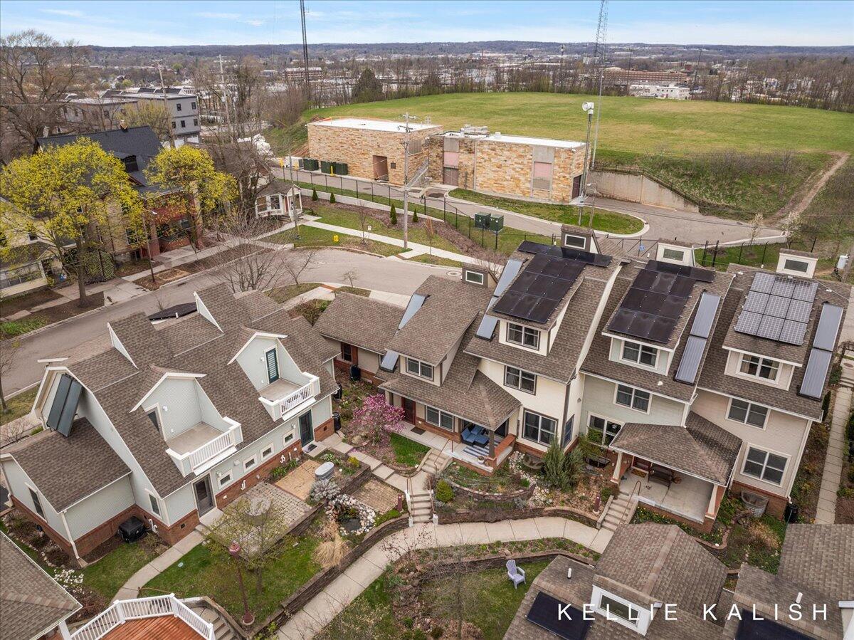 814 Livingston Avenue NE Grand Rapids MI 49503