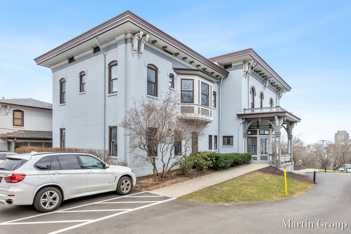 44 Lafayette Avenue NE Grand Rapids MI 49503
