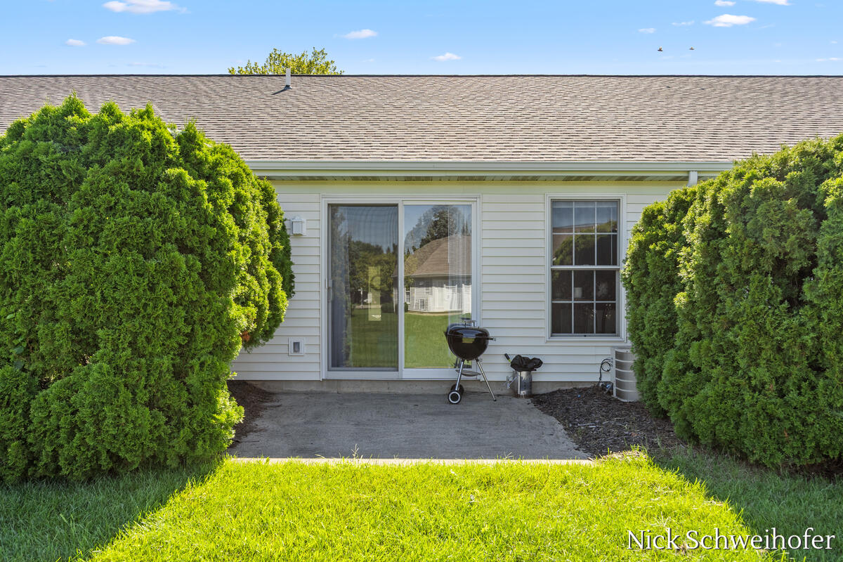 2941 Willow Terrace Court Holland MI 49424