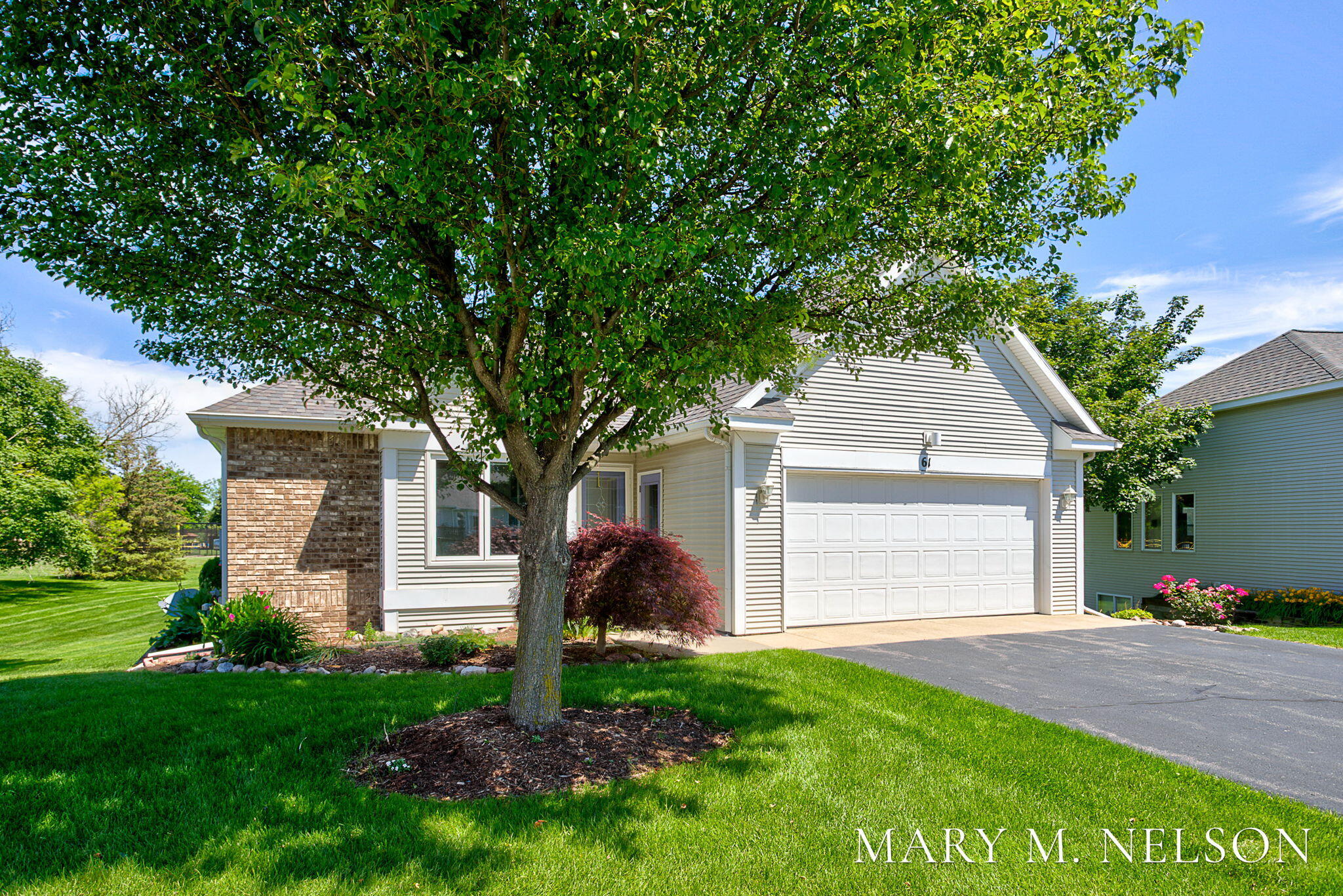61 Majestic Court Zeeland MI 49464