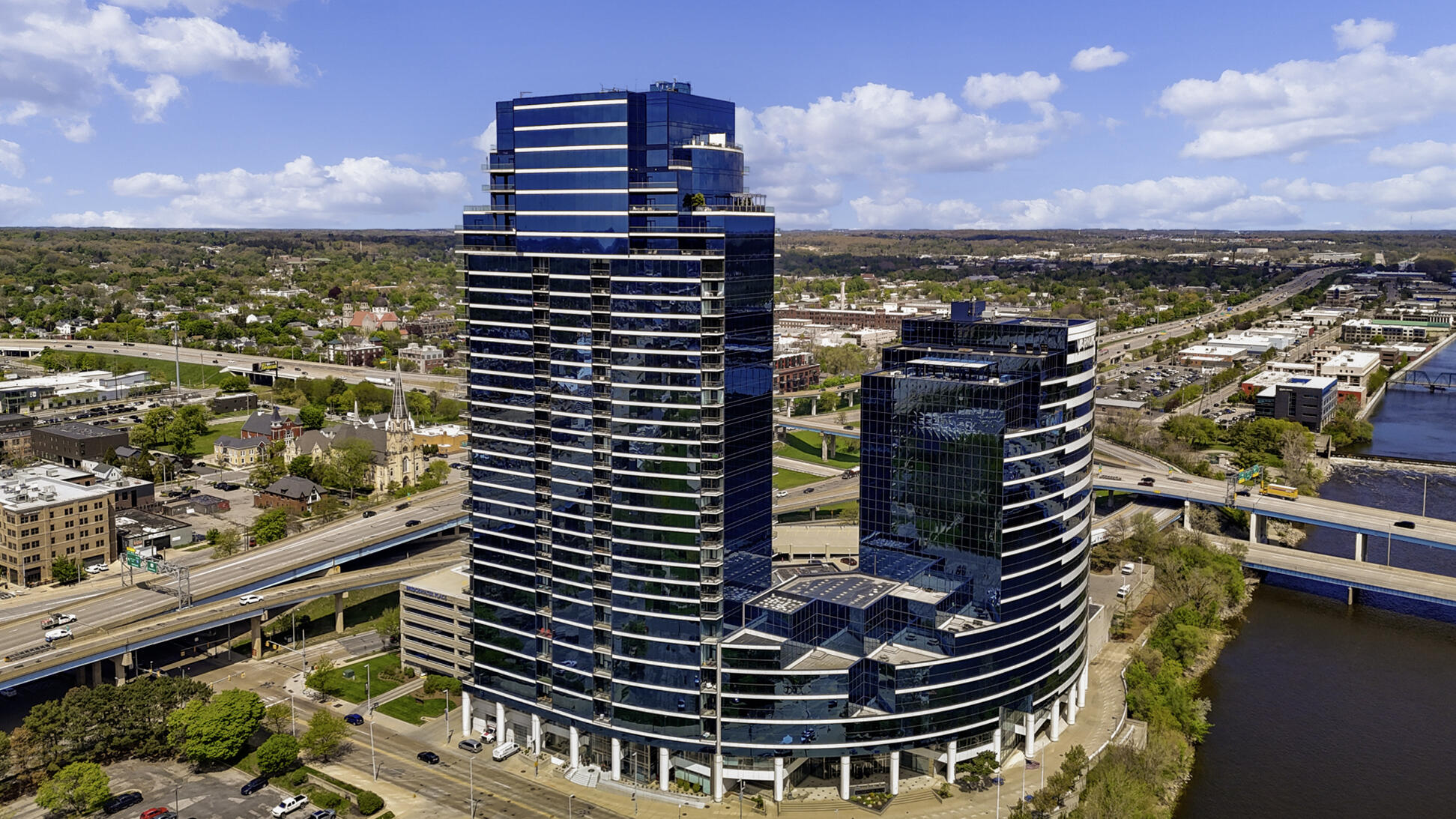 335 Bridge Street NW Grand Rapids MI 49504