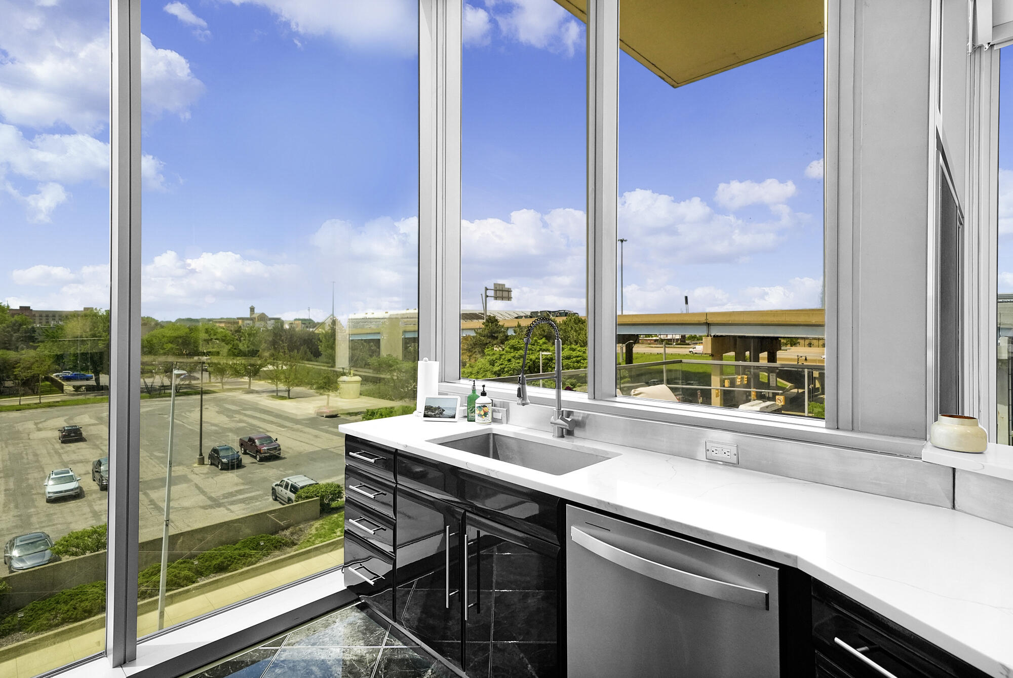 335 Bridge Street NW Grand Rapids MI 49504
