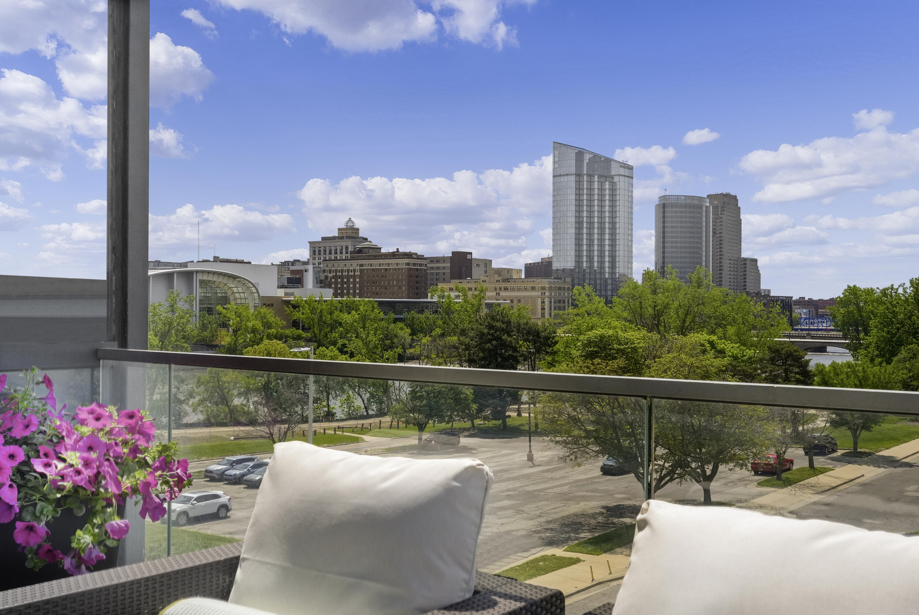 335 Bridge Street NW Grand Rapids MI 49504