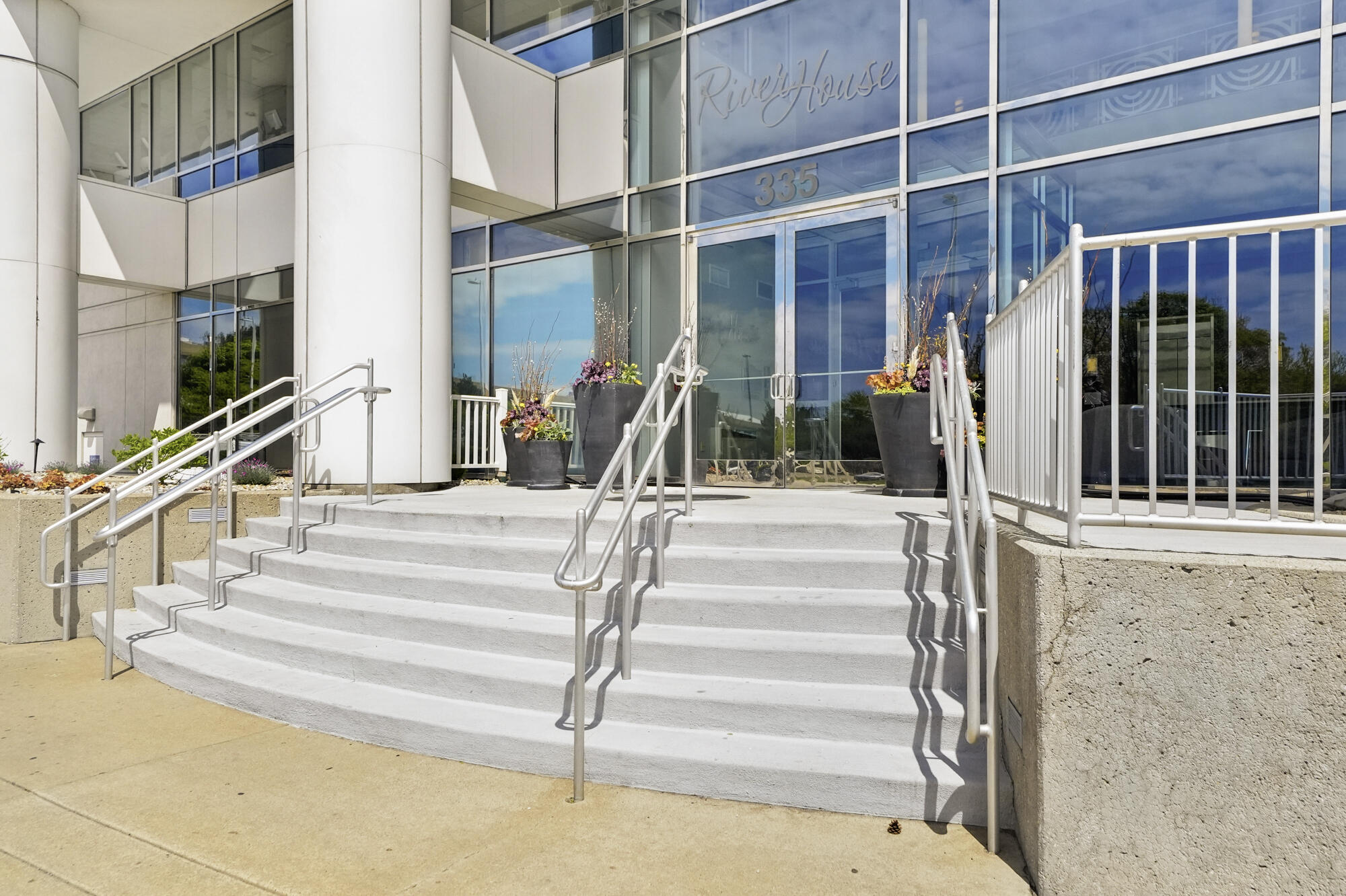 335 Bridge Street NW Grand Rapids MI 49504