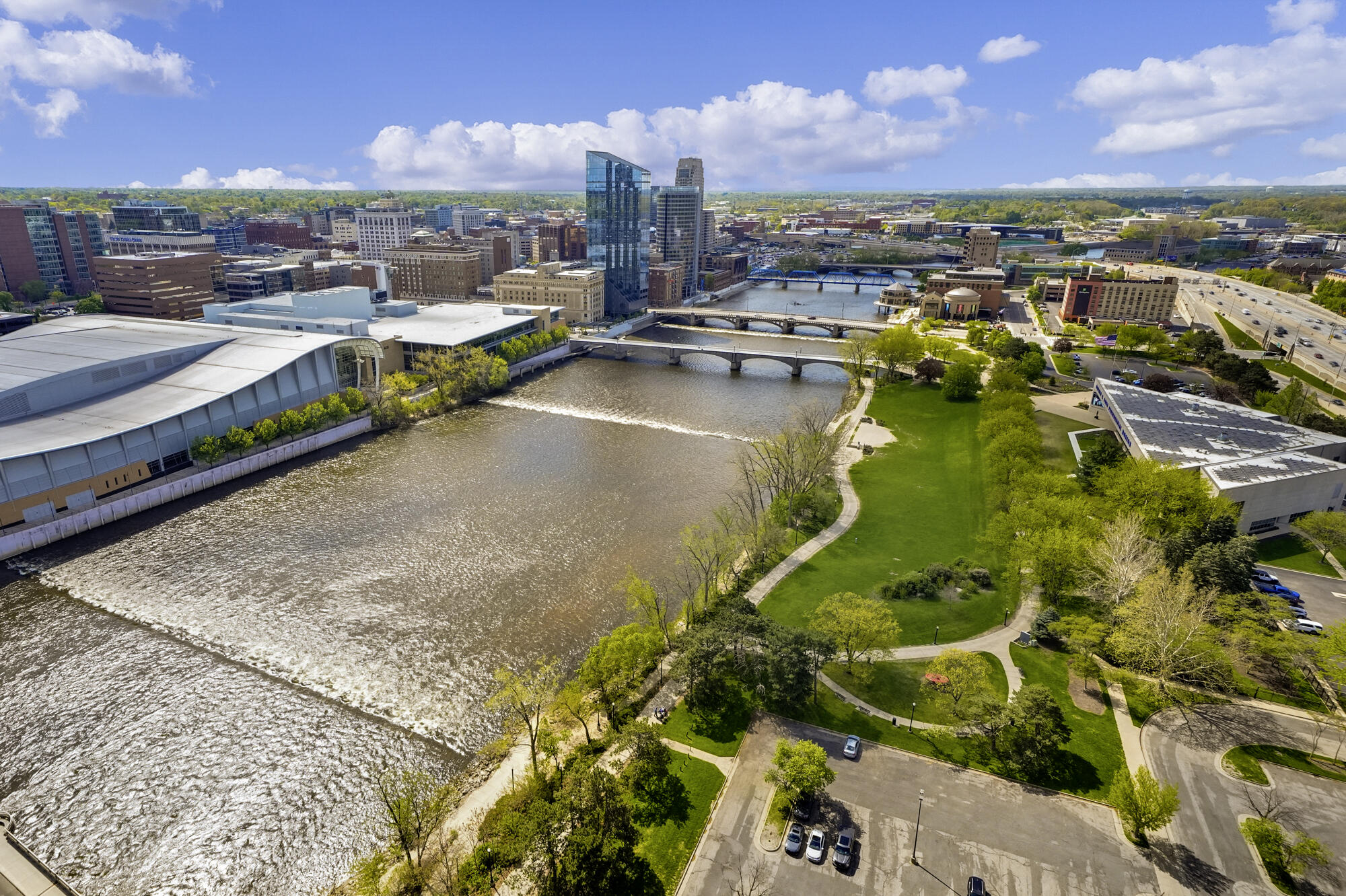 335 Bridge Street NW Grand Rapids MI 49504