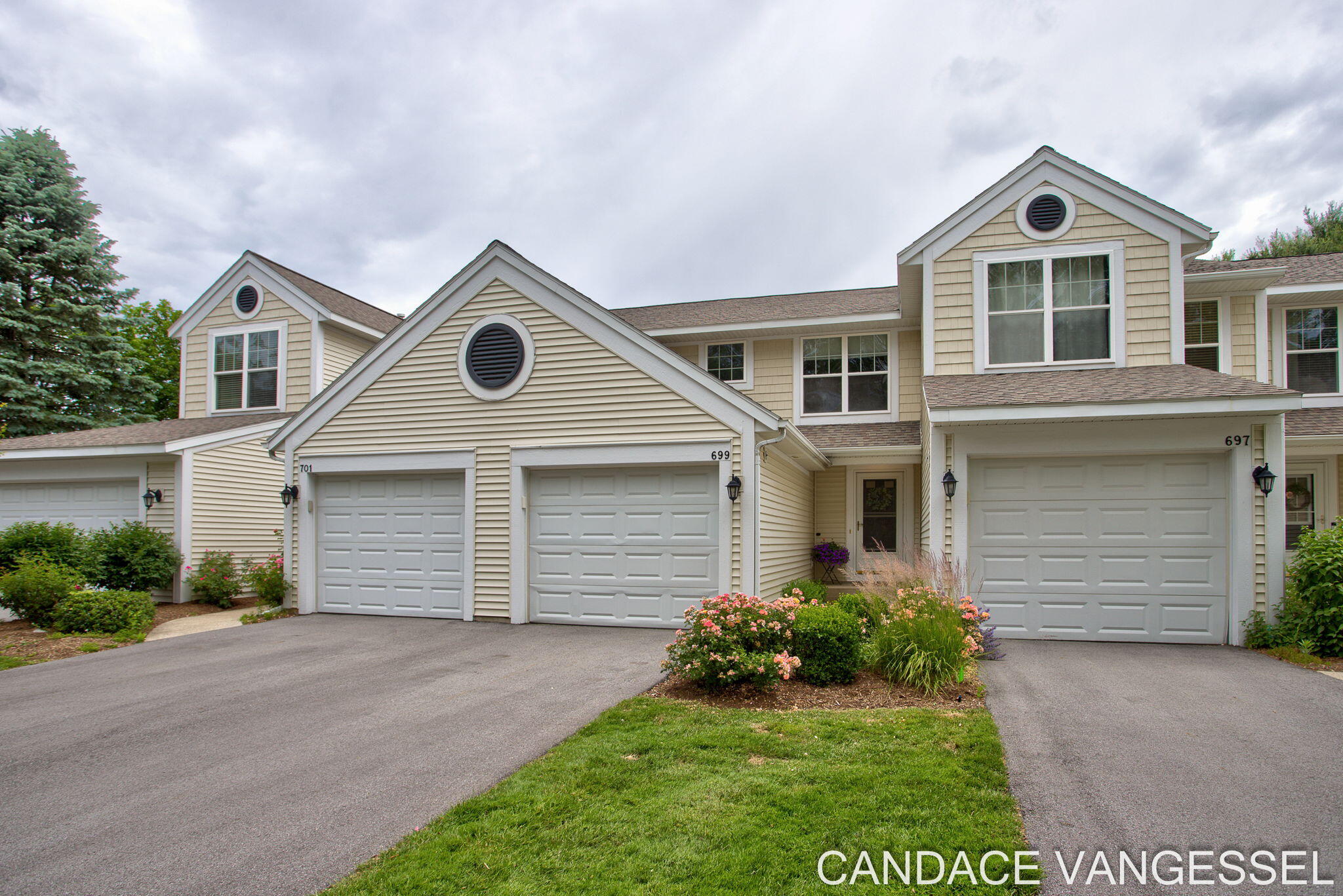 699 Sun Chase Drive Holland MI 49424