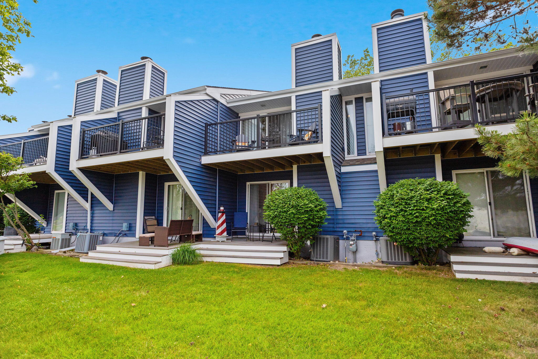 261 Black River Street South Haven MI 49090