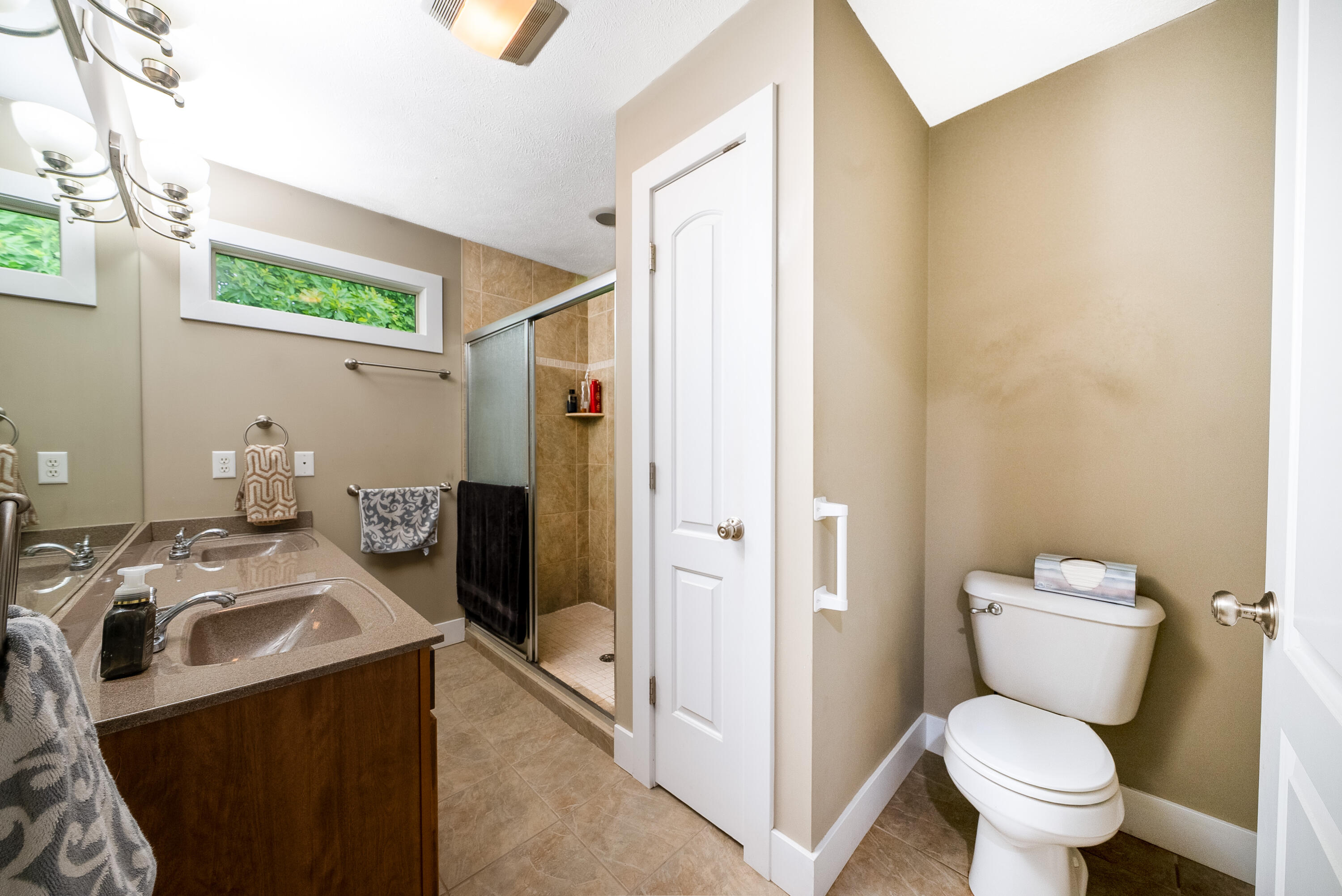 907 N Sandalwood Circle Muskegon MI 49441