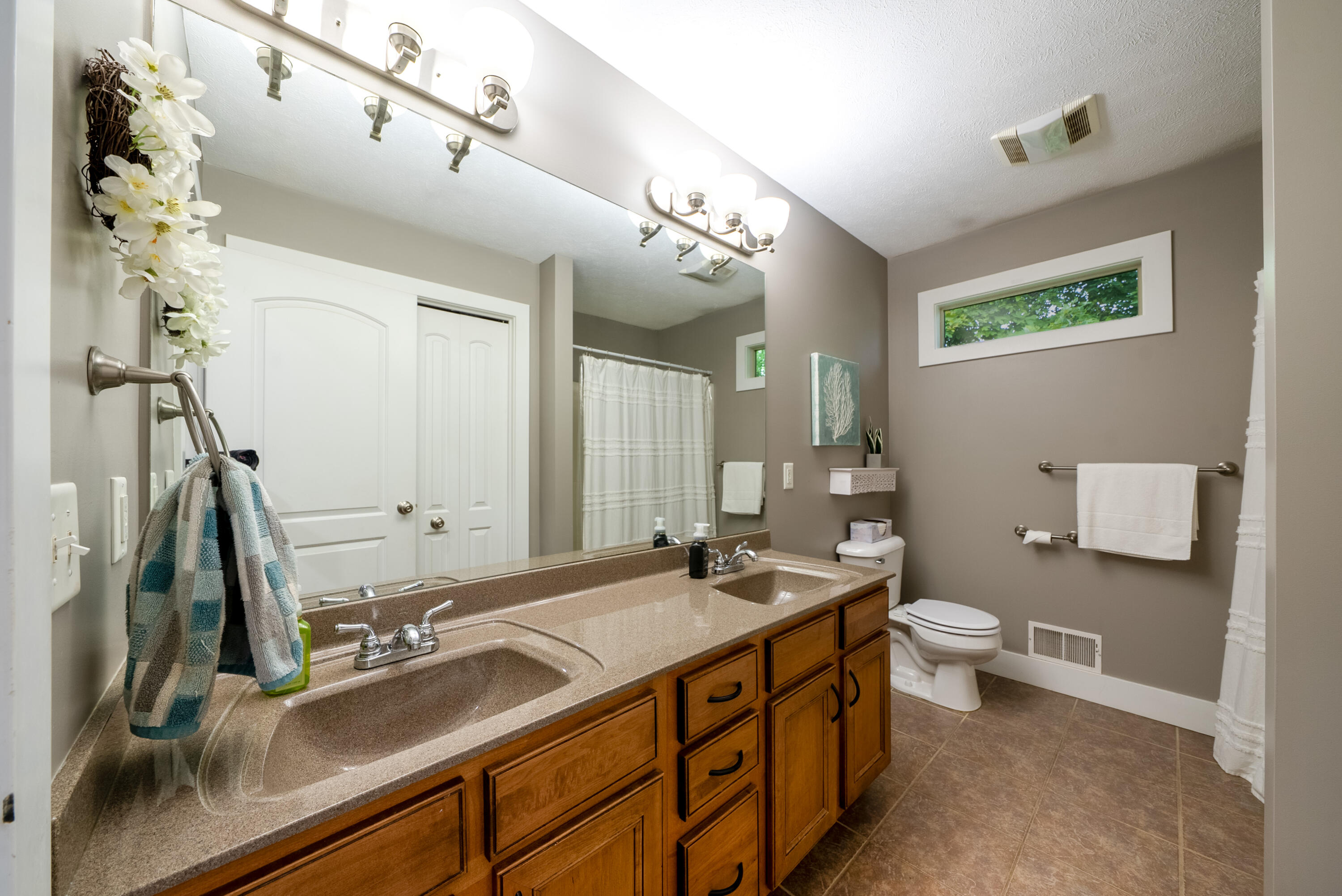 907 N Sandalwood Circle Muskegon MI 49441