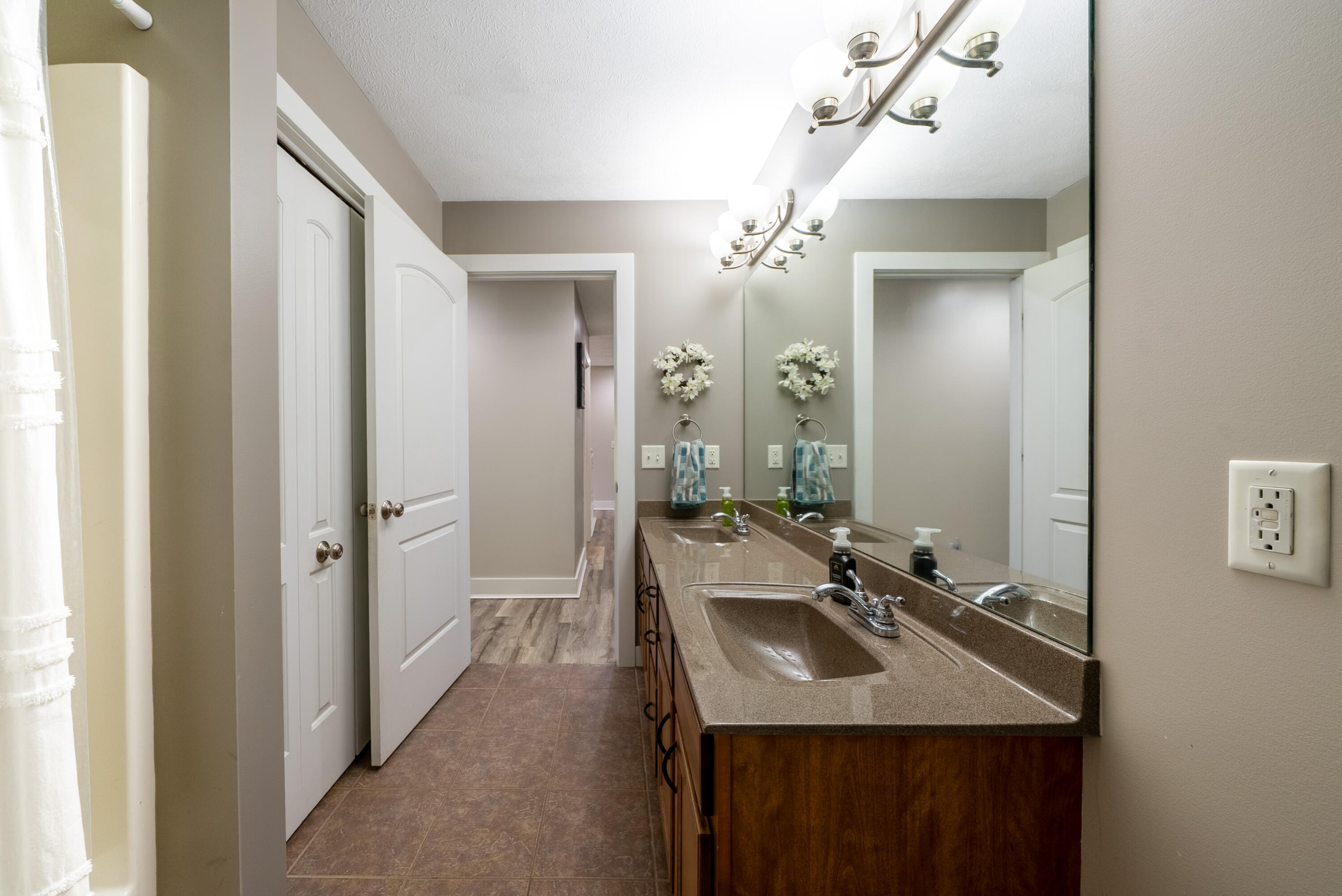 907 N Sandalwood Circle Muskegon MI 49441