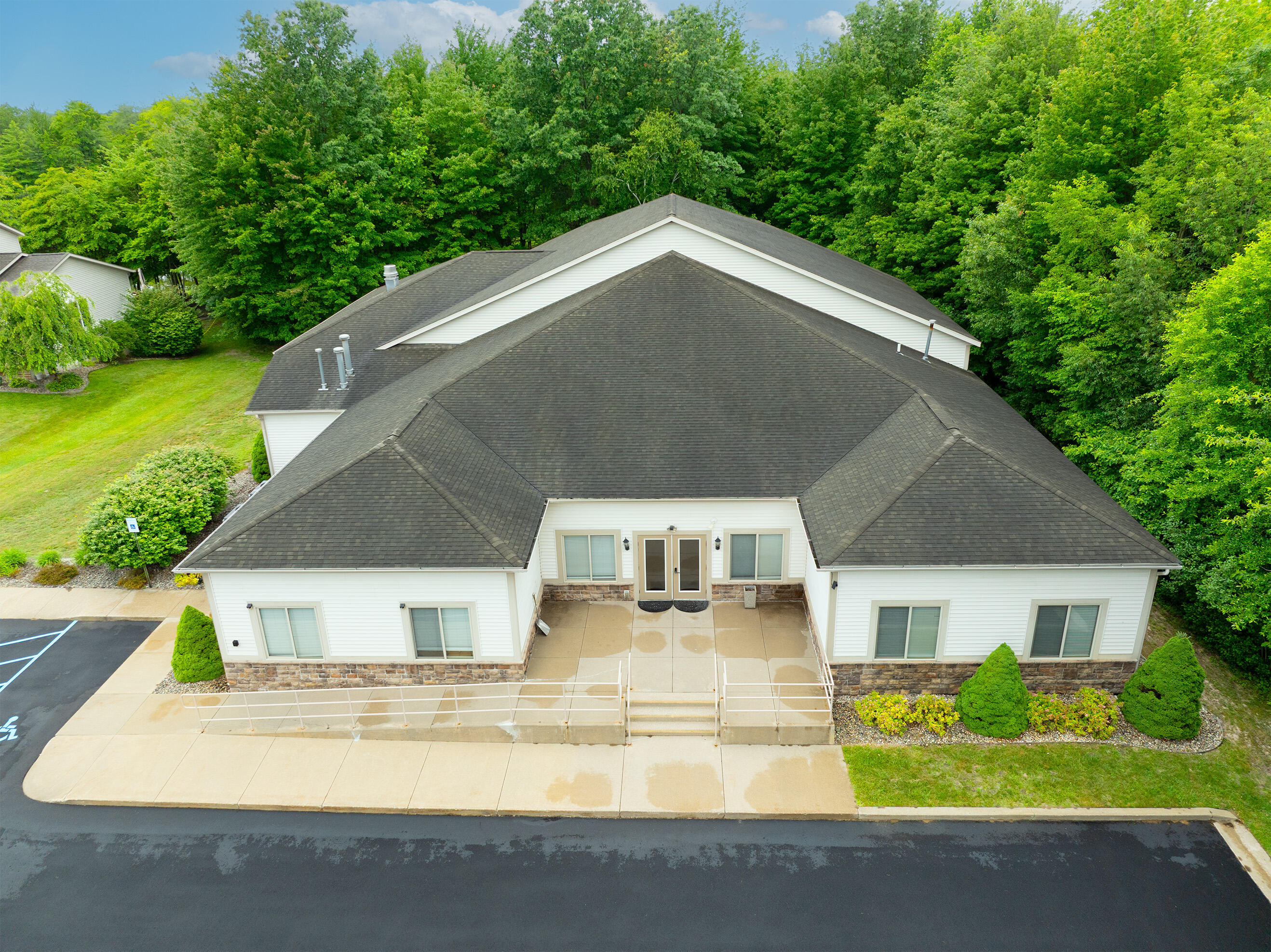 907 N Sandalwood Circle Muskegon MI 49441